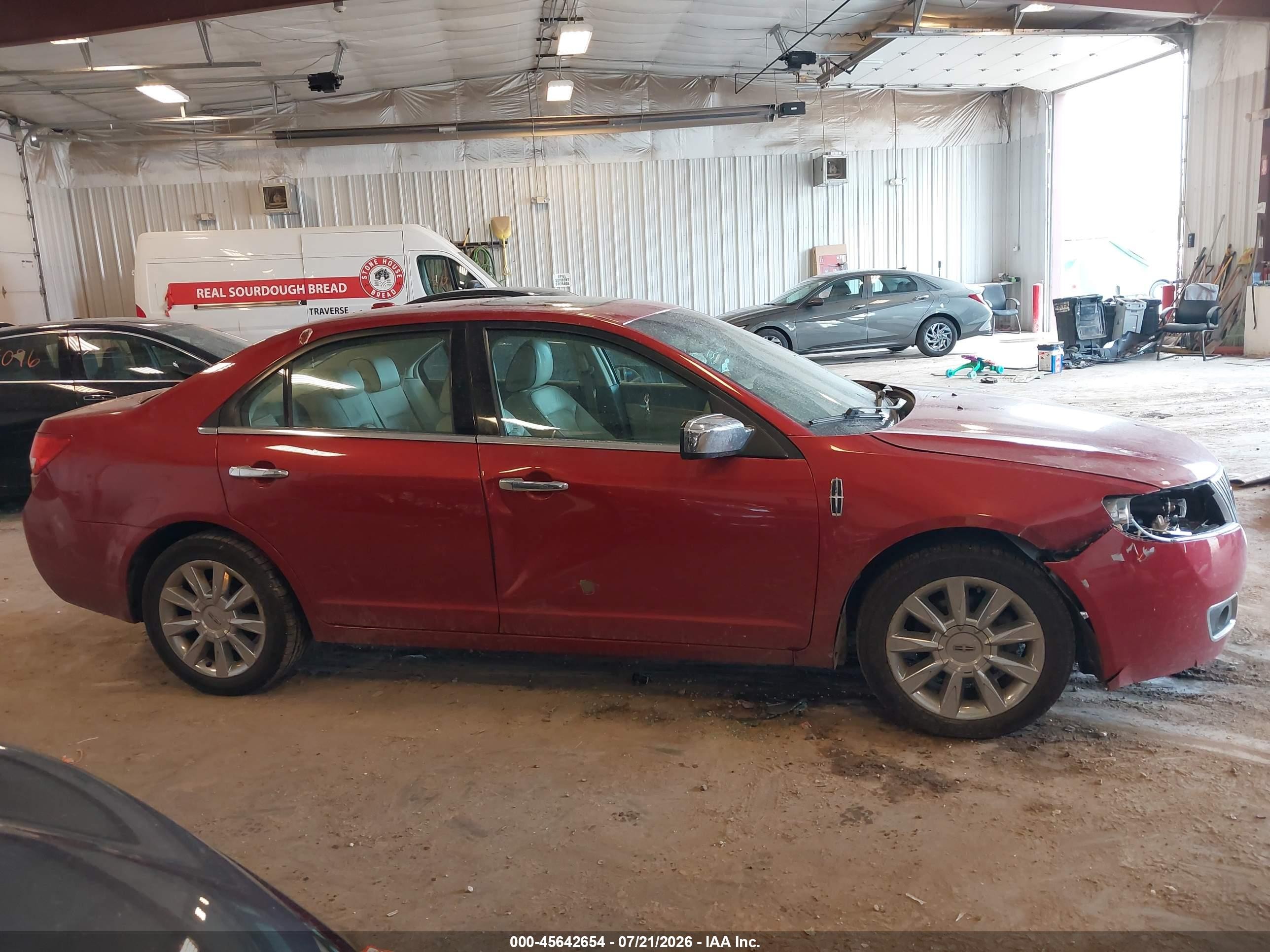 2010 Lincoln Mkz   Red vin: 3LNHL2GC8AR610408