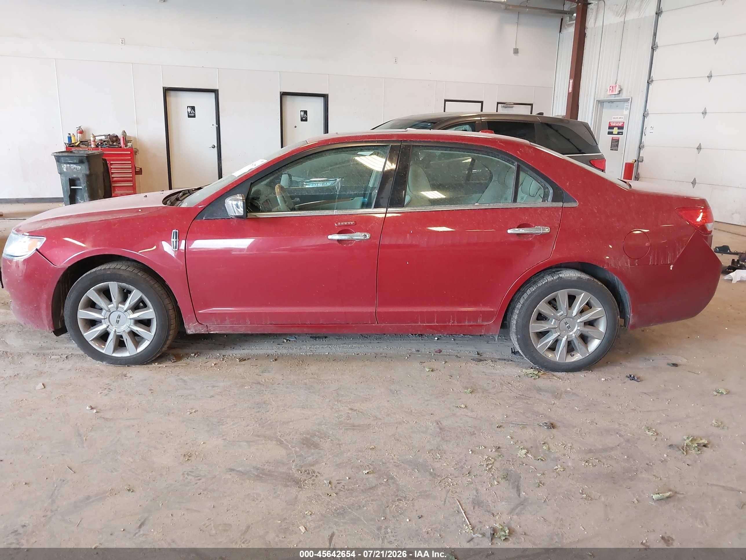 2010 Lincoln Mkz   Red vin: 3LNHL2GC8AR610408