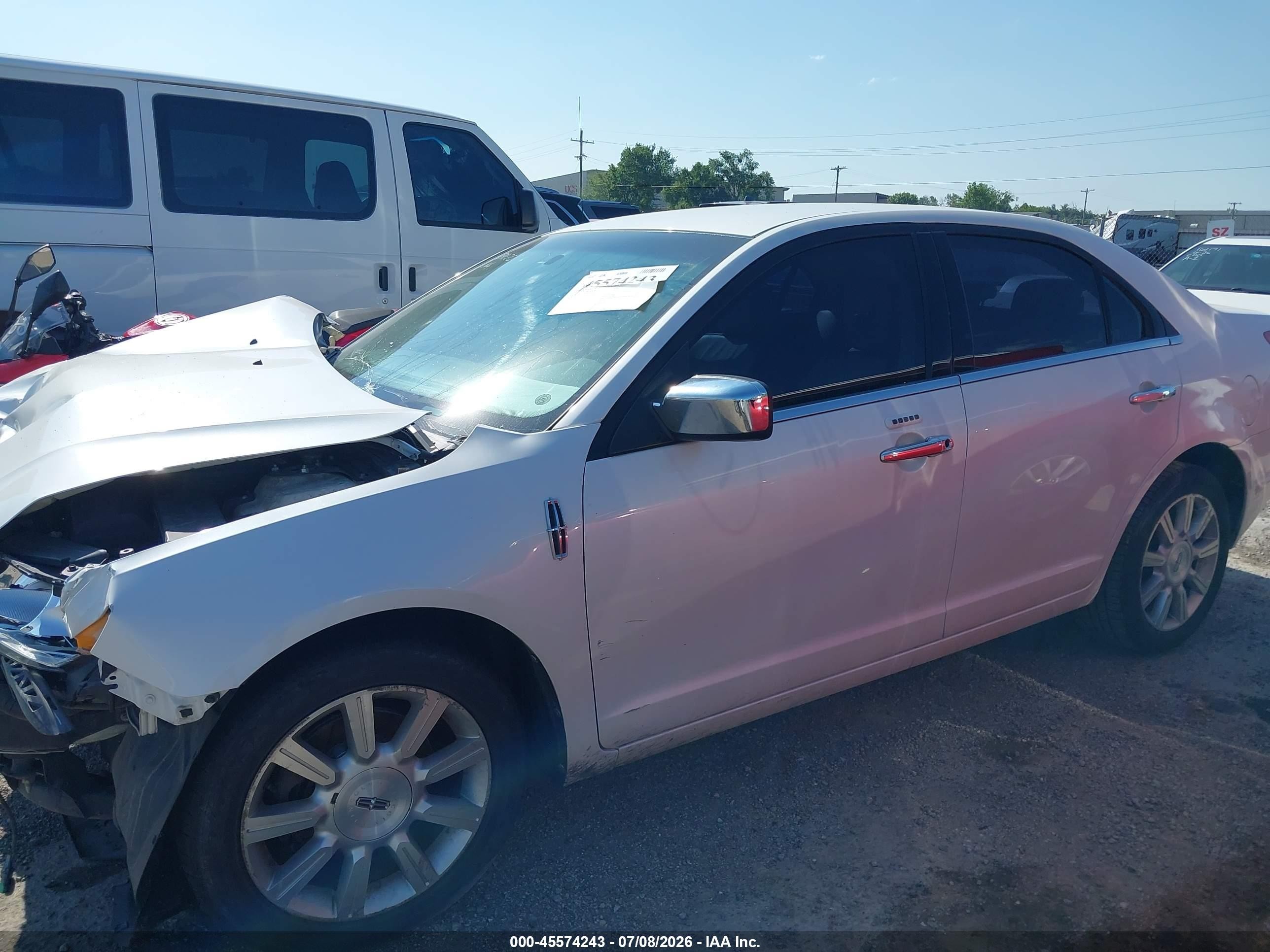 2010 Lincoln Mkz   White vin: 3LNHL2GC8AR628021