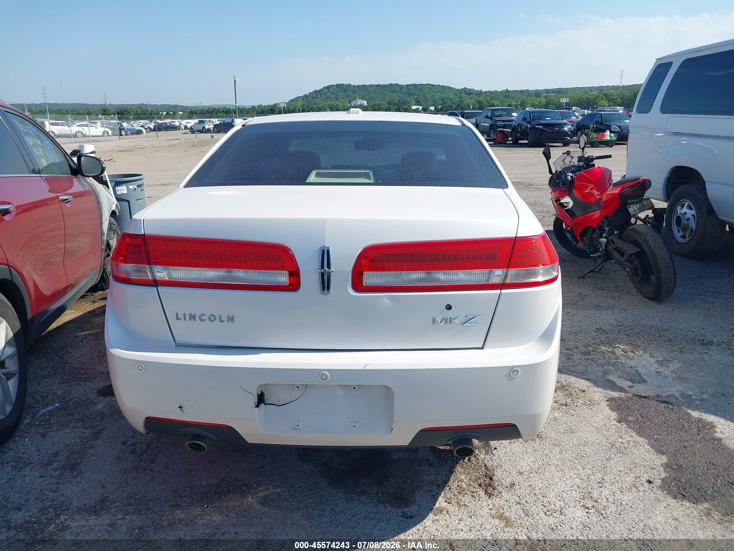 2010 Lincoln Mkz   White vin: 3LNHL2GC8AR628021