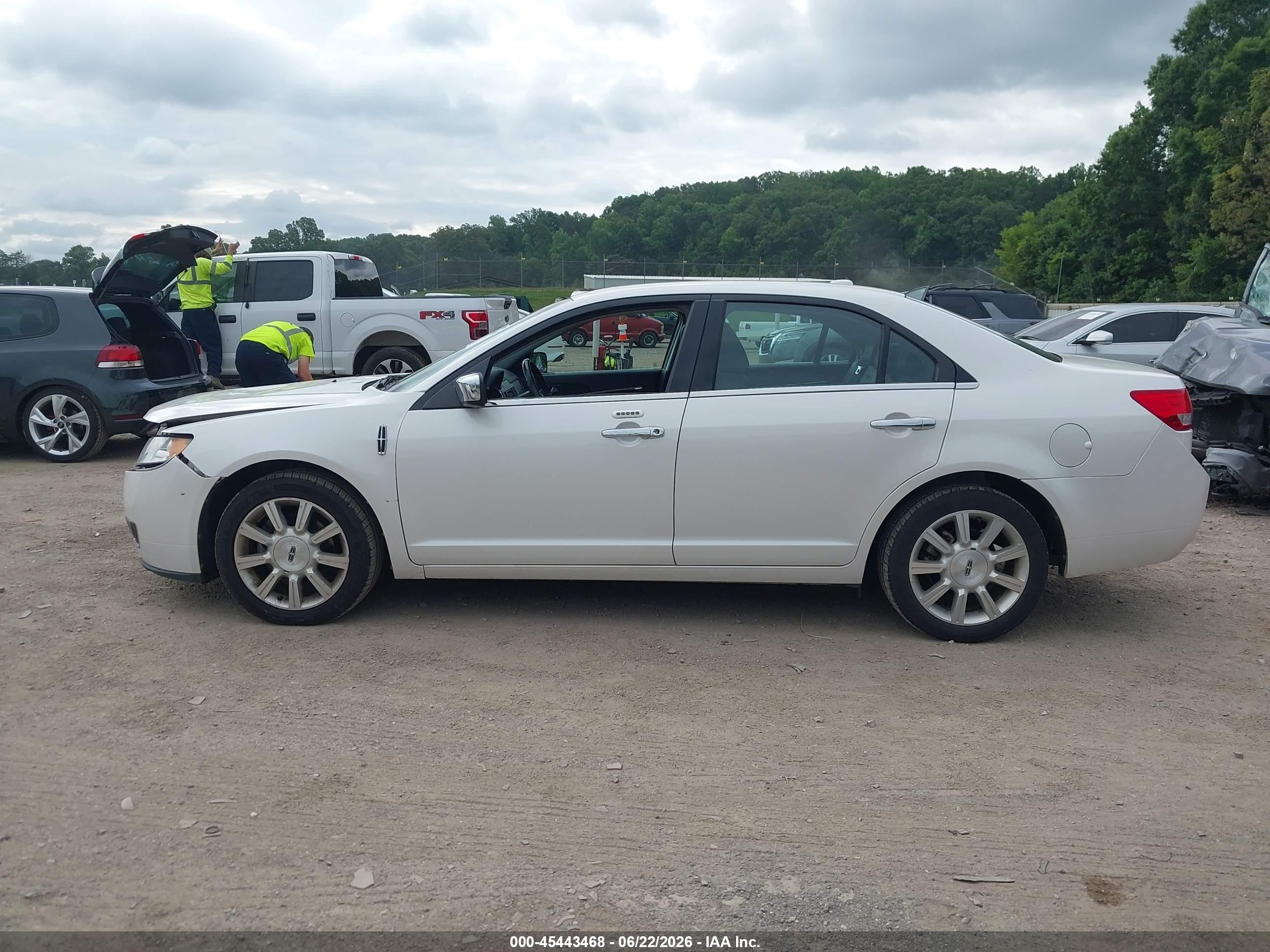 2010 Lincoln Mkz   White vin: 3LNHL2GC9AR618548
