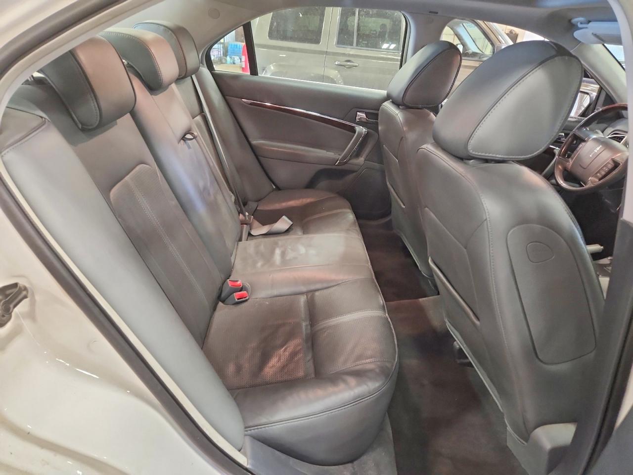 2010 Lincoln Mkz White vin: 3LNHL2GC9AR638010
