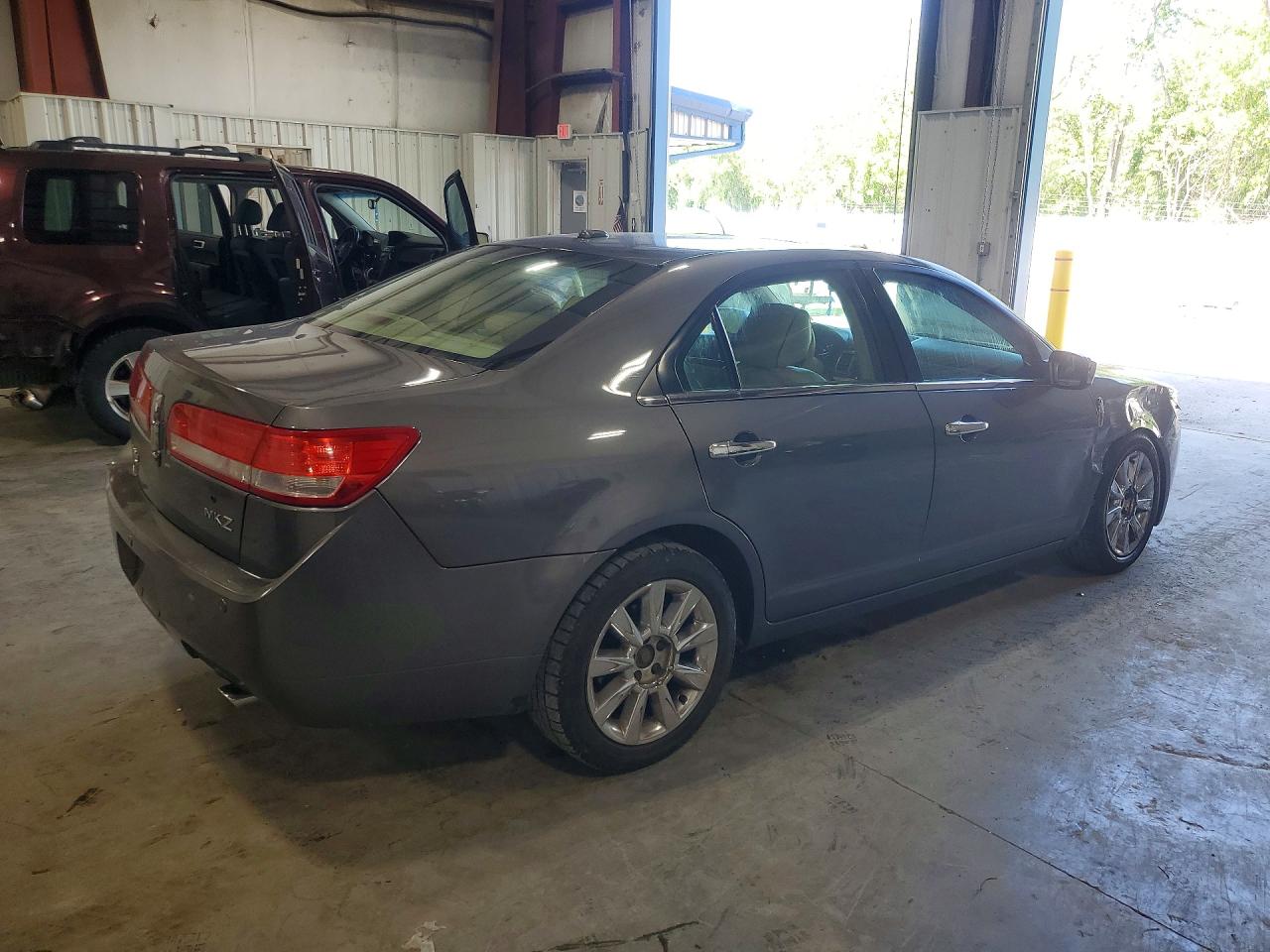 2011 Lincoln Mkz Gray vin: 3LNHL2GCXBR750980