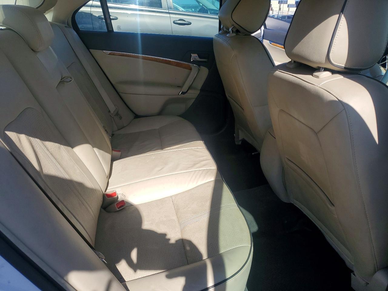 2011 Lincoln Mkz White vin: 3LNHL2GCXBR765186