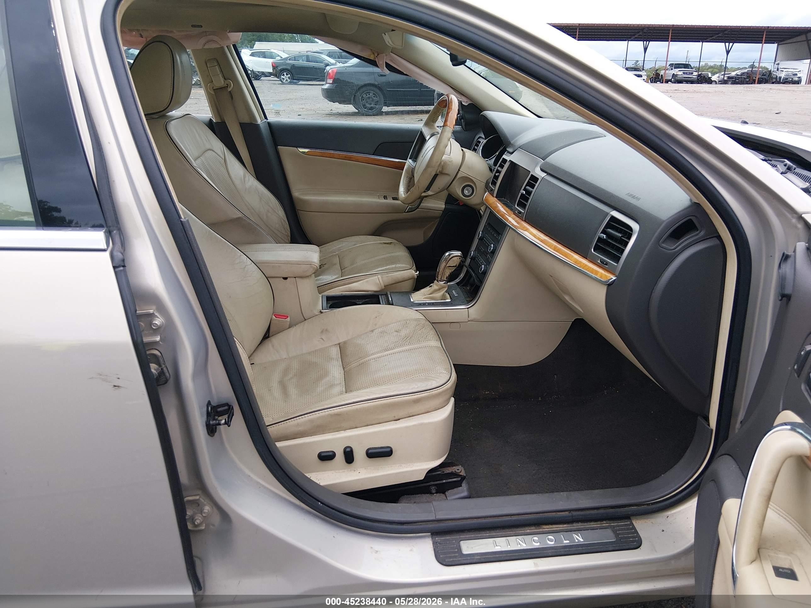 2010 Lincoln Mkz Cream vin: 3LNHL2JC1AR631738