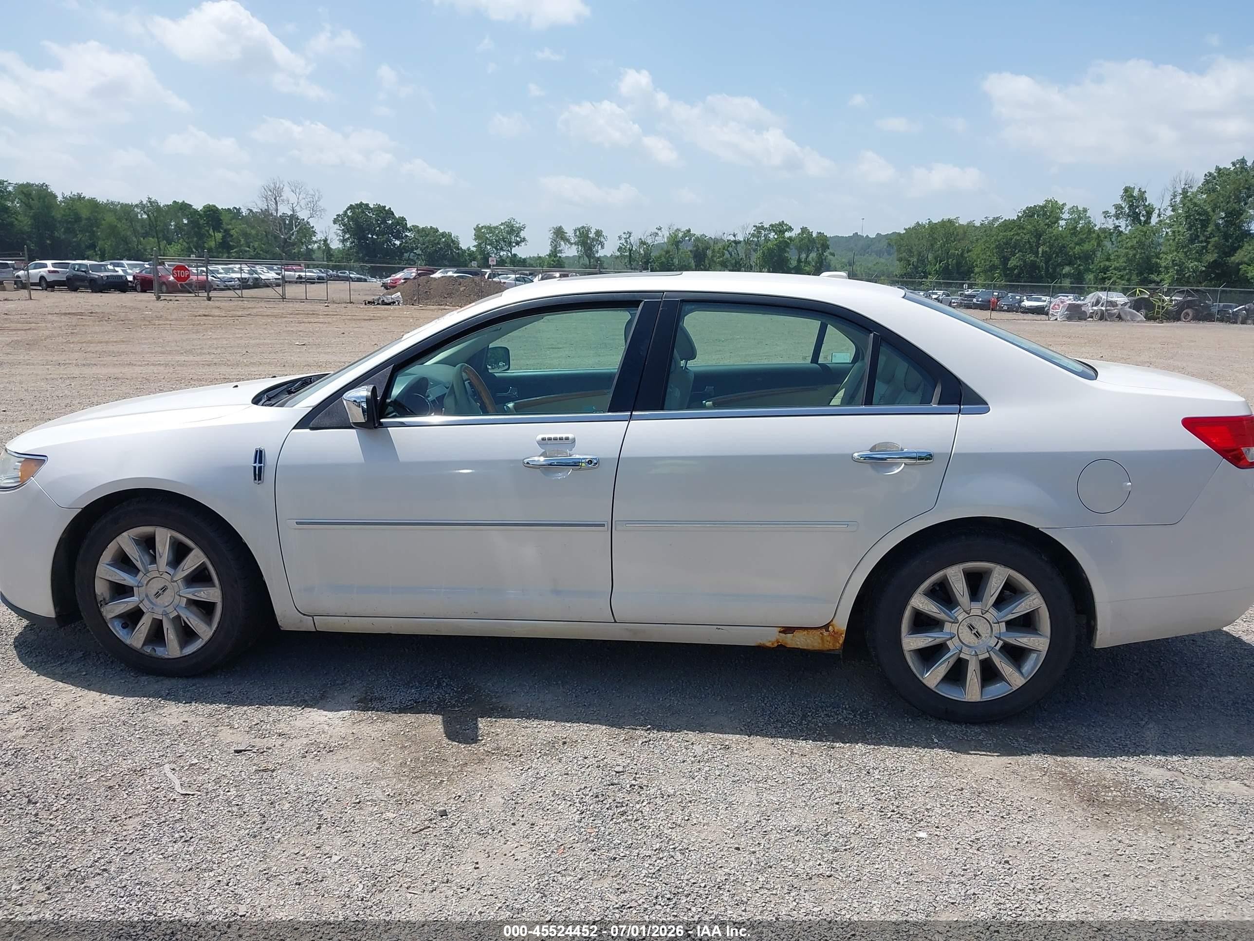 2010 Lincoln Mkz   White vin: 3LNHL2JC2AR611692