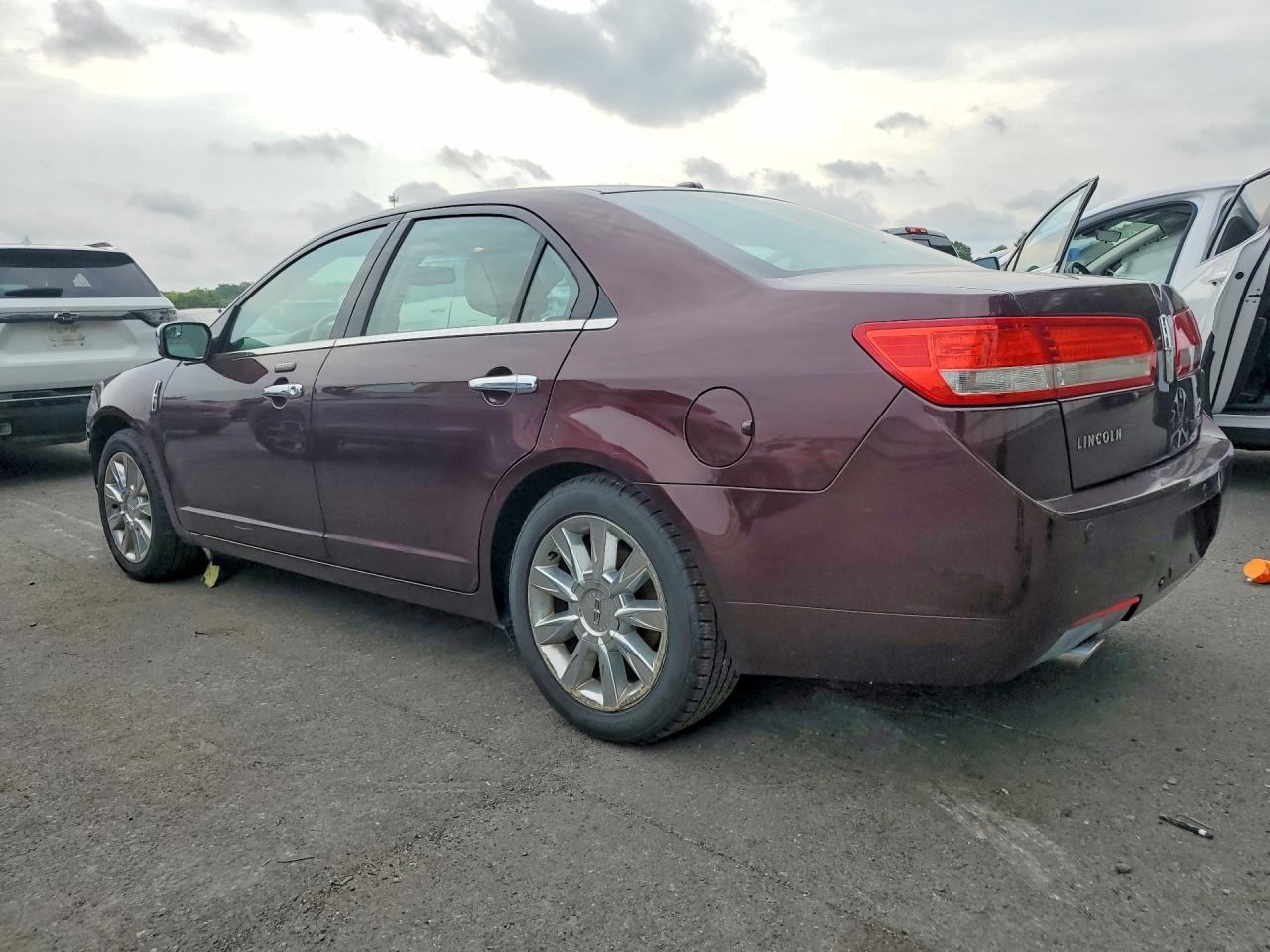 2011 Lincoln Mkz Maroon vin: 3LNHL2JC2BR758712