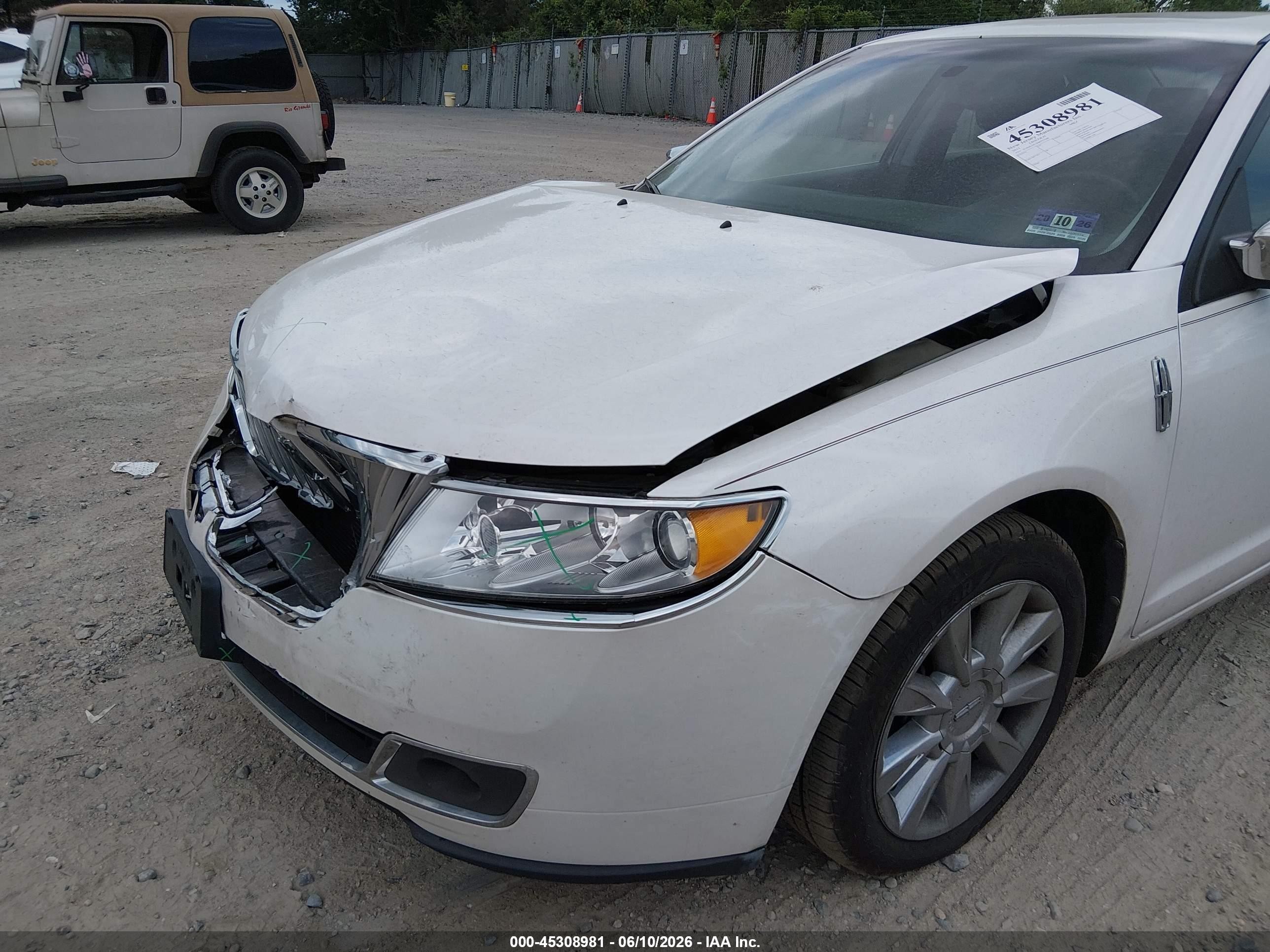 2011 Lincoln Mkz   White vin: 3LNHL2JC2BR775588