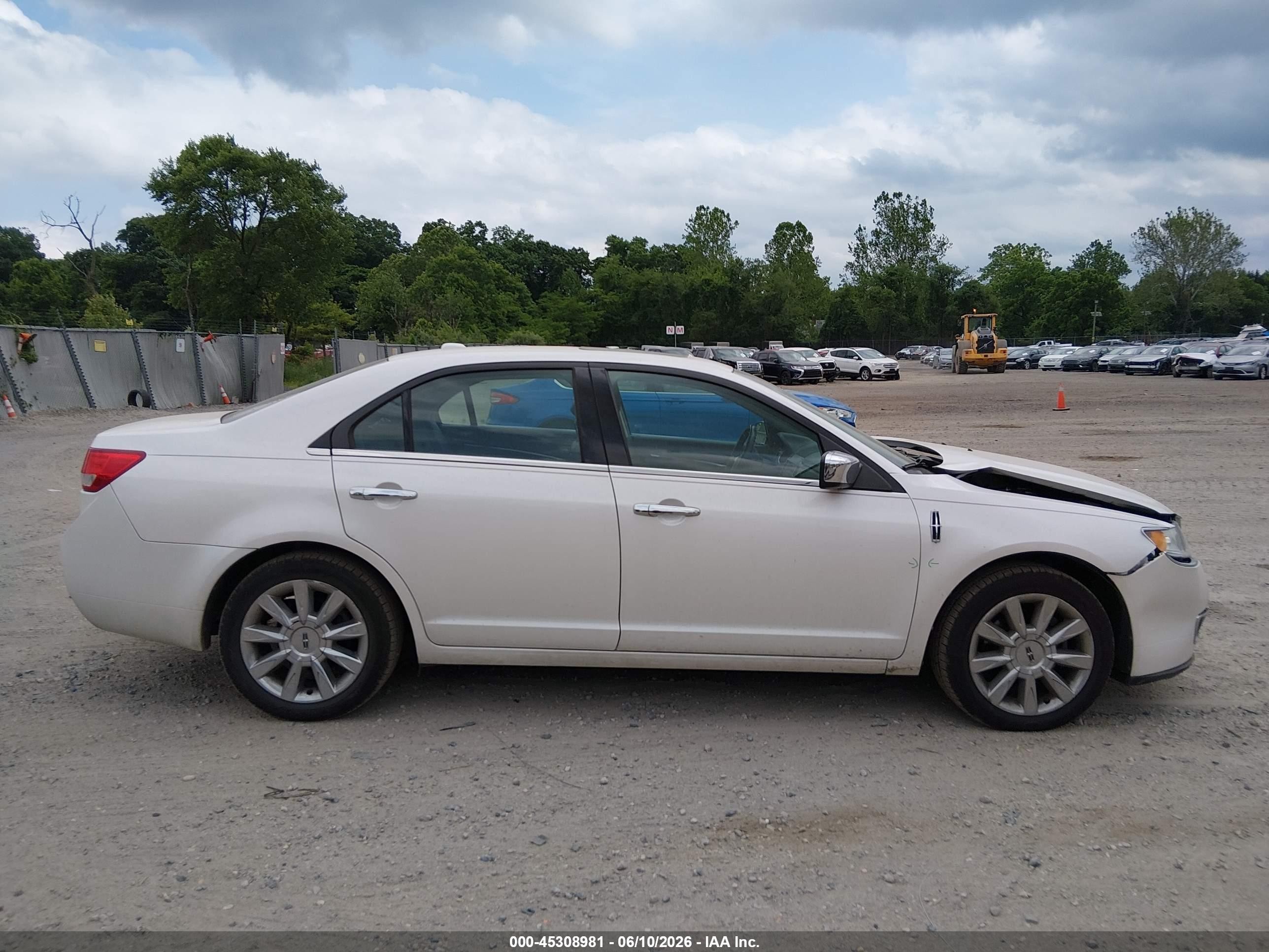2011 Lincoln Mkz   White vin: 3LNHL2JC2BR775588