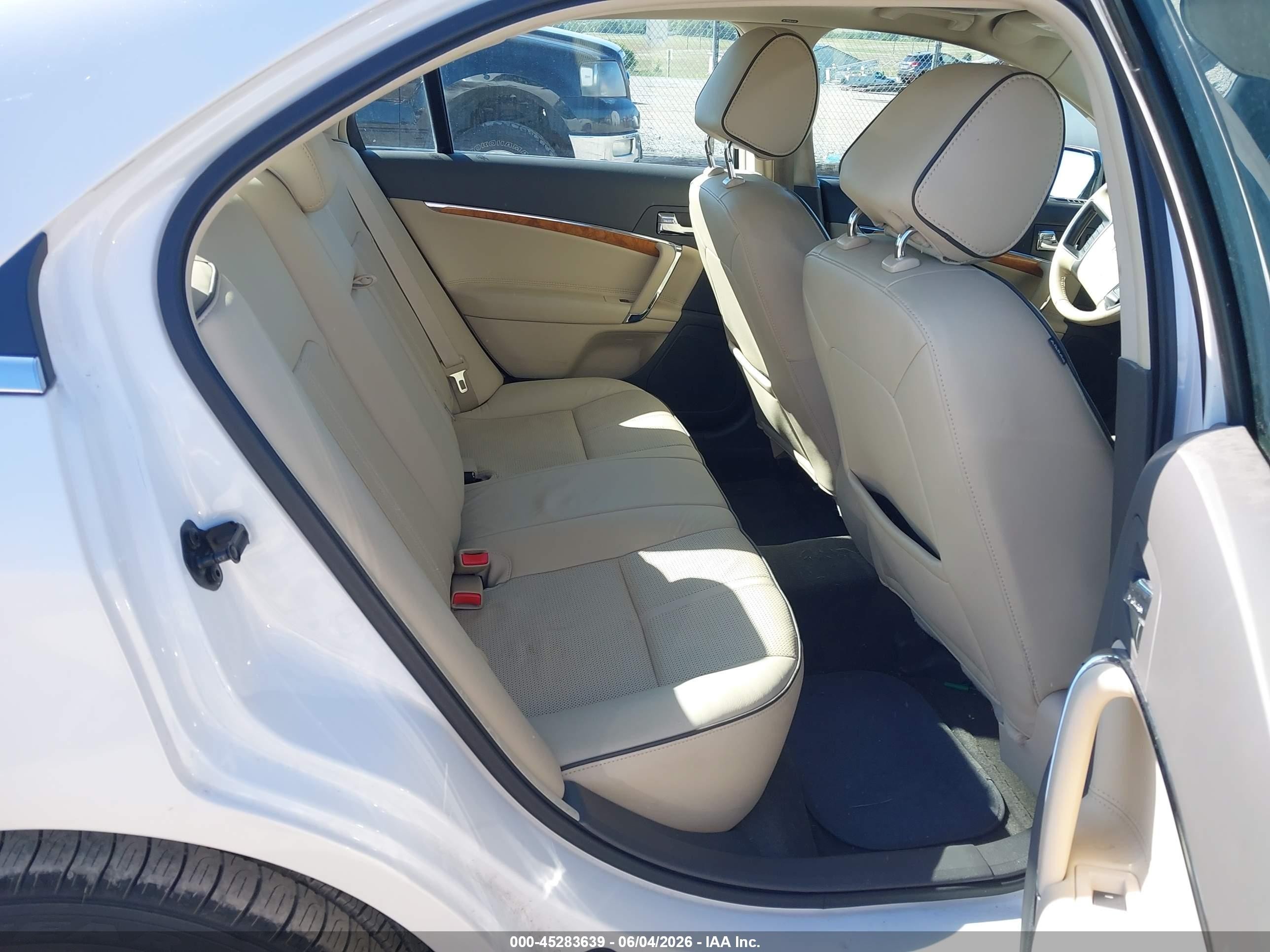 2011 Lincoln Mkz   White vin: 3LNHL2JC3BR776488