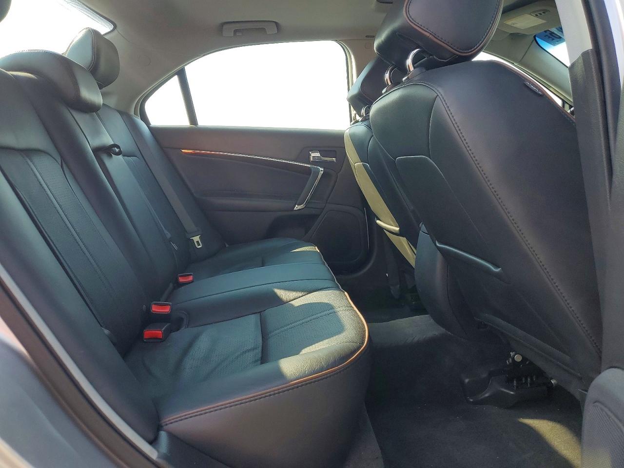 2011 Lincoln Mkz Silver vin: 3LNHL2JC5BR766027