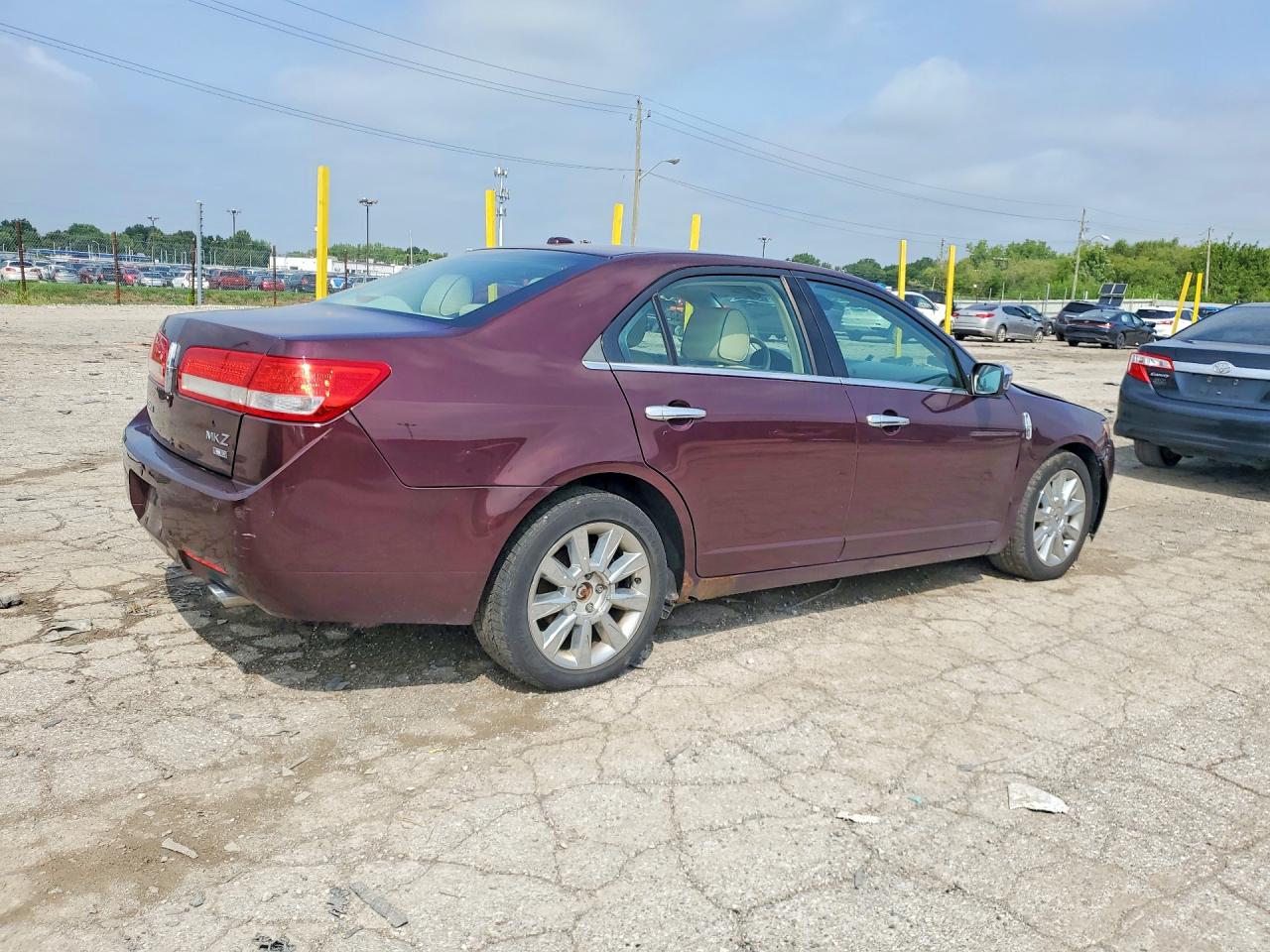 2011 Lincoln Mkz Burgundy vin: 3LNHL2JCXBR769392