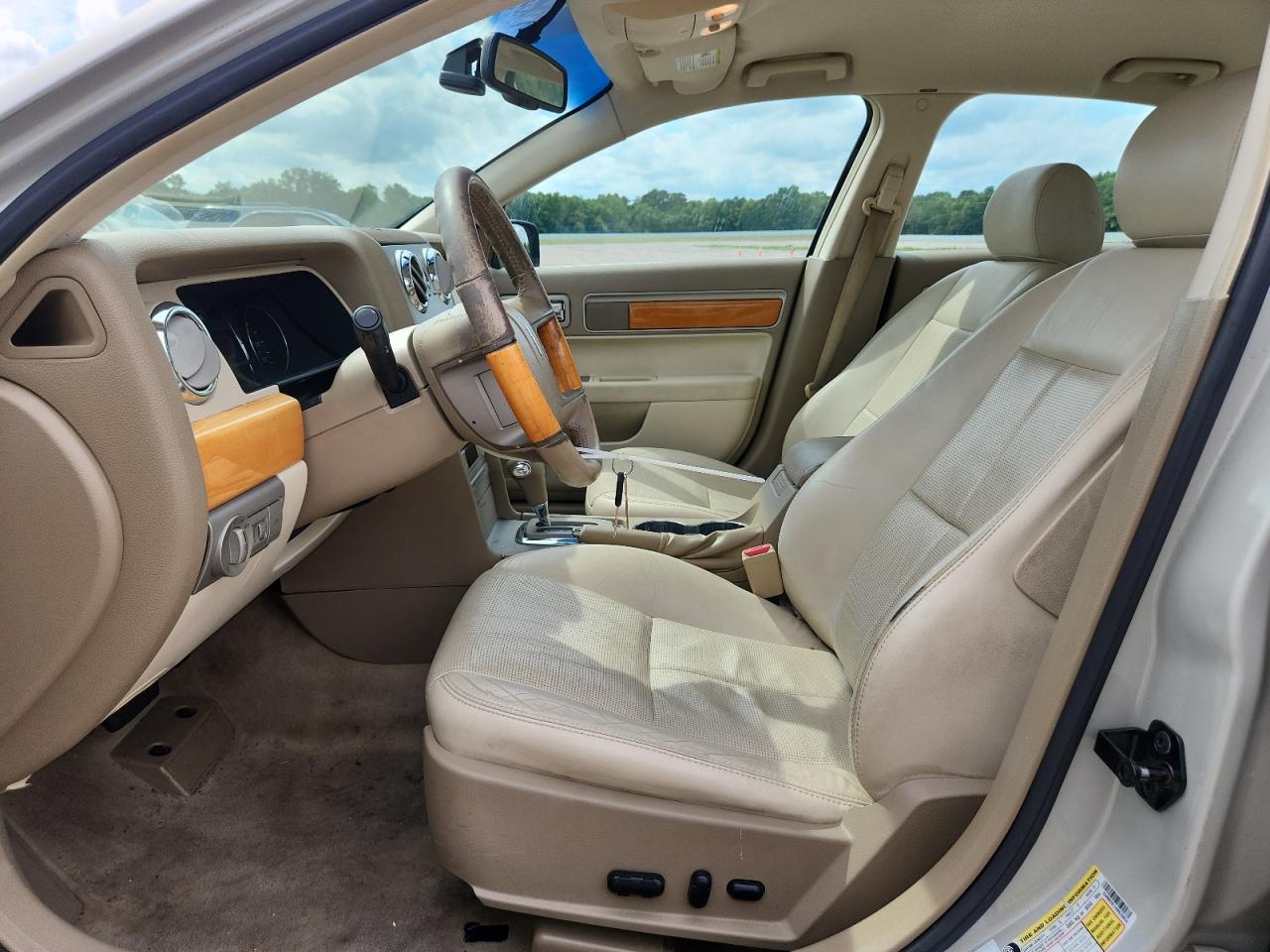 2006 Lincoln Zephyr White vin: 3LNHM26126R629654
