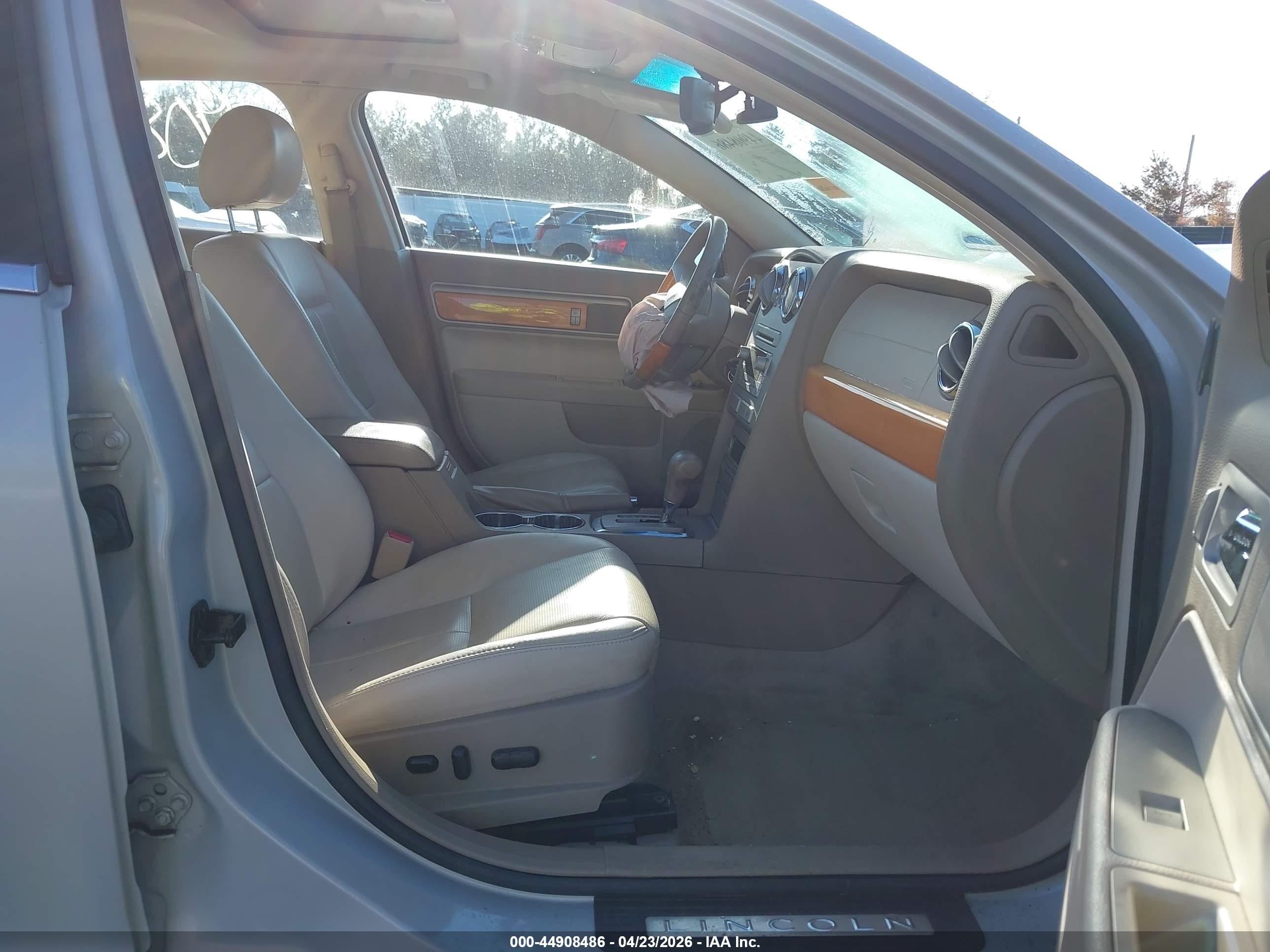 2006 Lincoln Zephyr   Cream vin: 3LNHM26136R647208