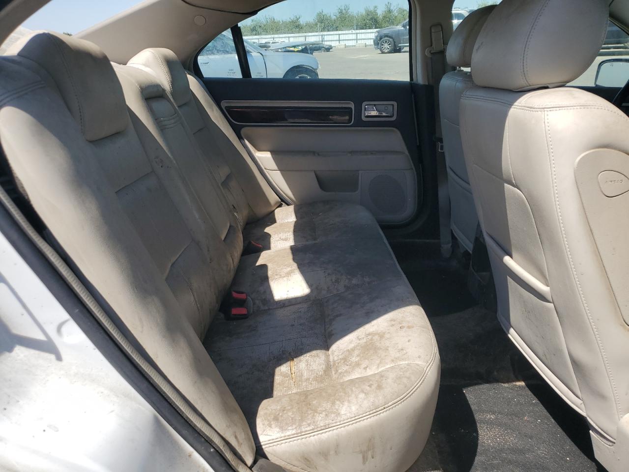 2006 Lincoln Zephyr White vin: 3LNHM26146R635049