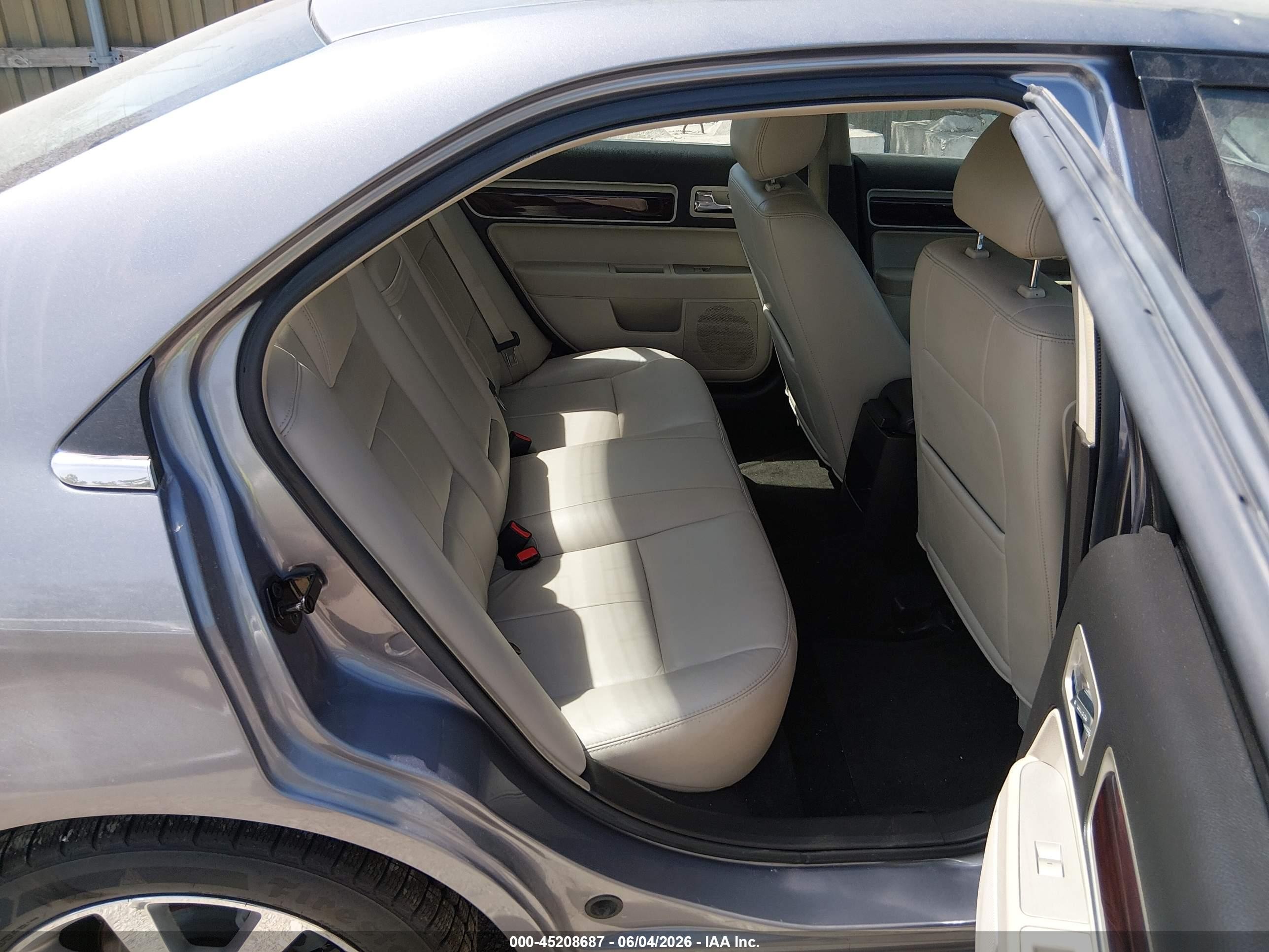 2006 Lincoln Zephyr   Серебряный vin: 3LNHM26166R628183
