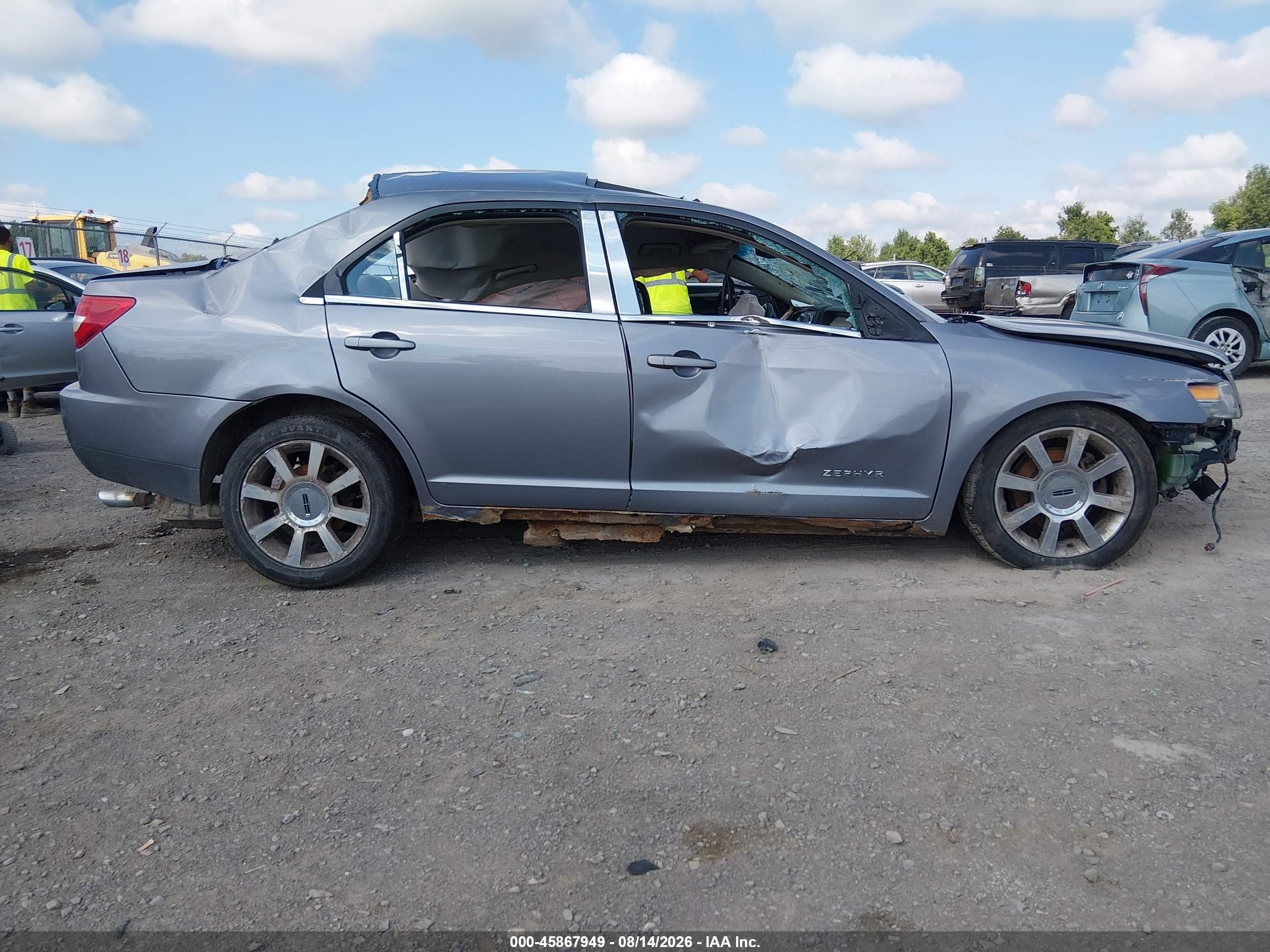 2006 Lincoln Zephyr   Серебряный vin: 3LNHM26176R631609