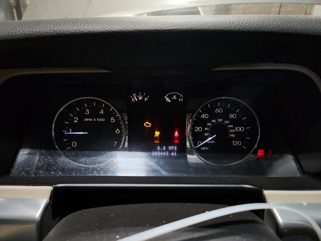 2008 Lincoln Mkz Серебряный vin: 3LNHM28T68R642084