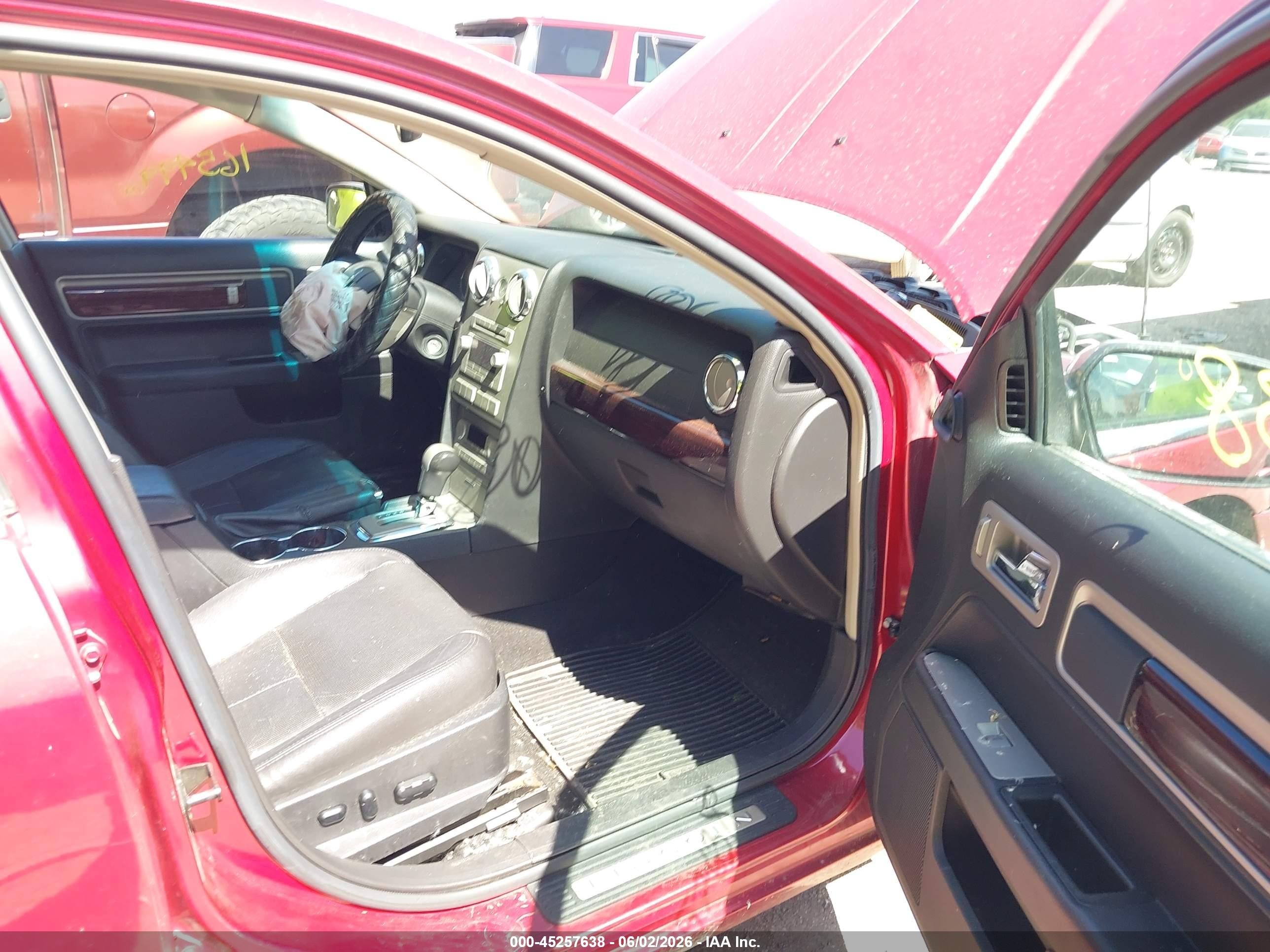 2008 Lincoln Mkz   Red vin: 3LNHM28TX8R608164