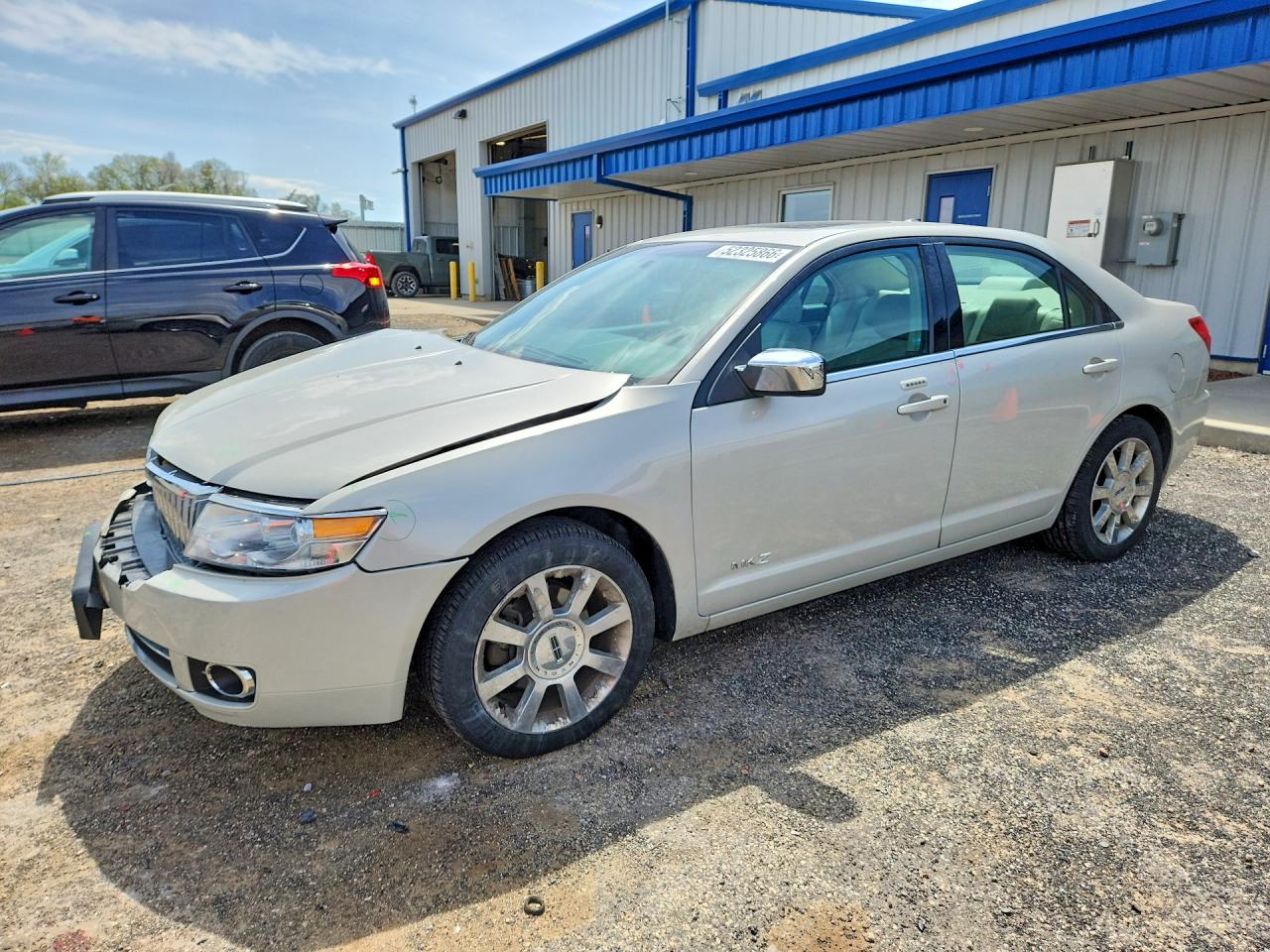 3LNHM28TX8R611677