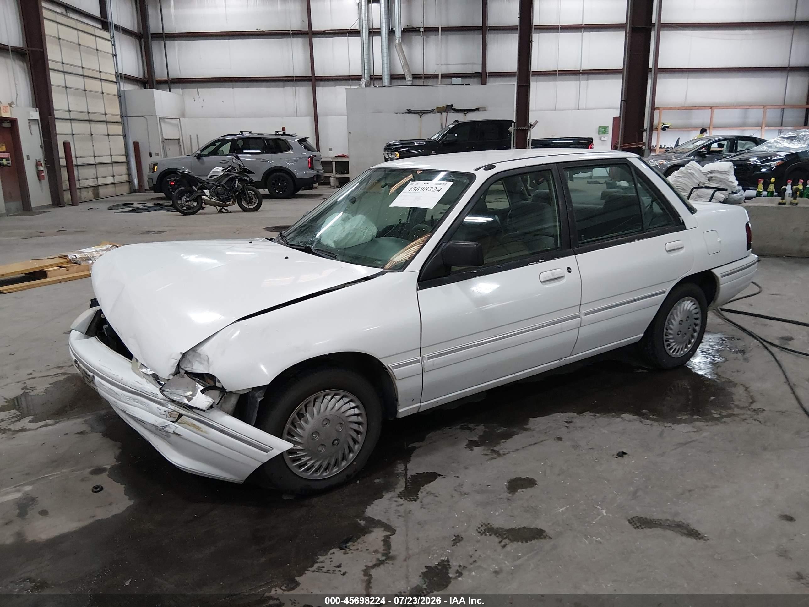 1995 Mercury Tracer Trio Белый vin: 3MASM10J5SR644298
