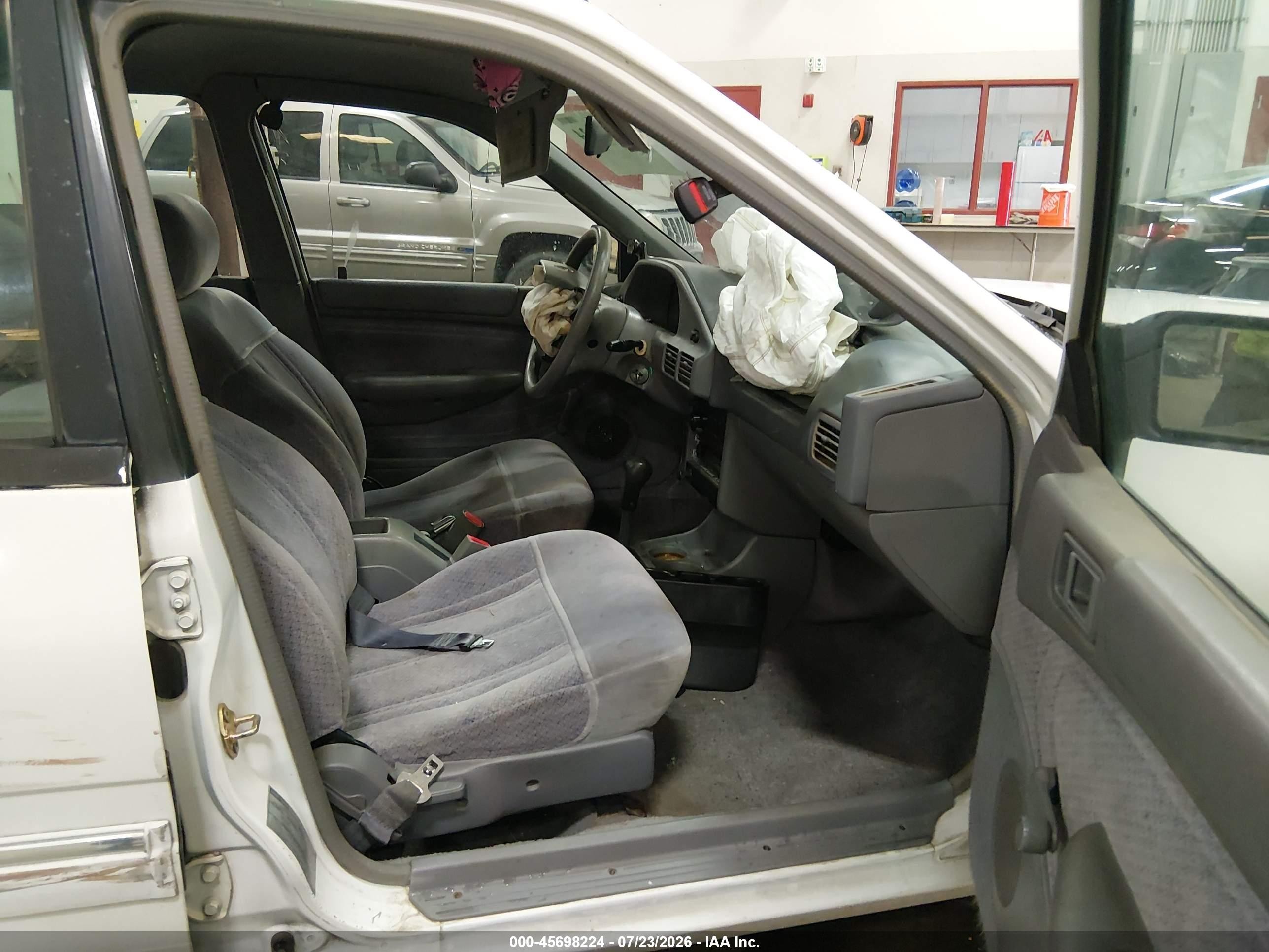 1995 Mercury Tracer Trio Белый vin: 3MASM10J5SR644298
