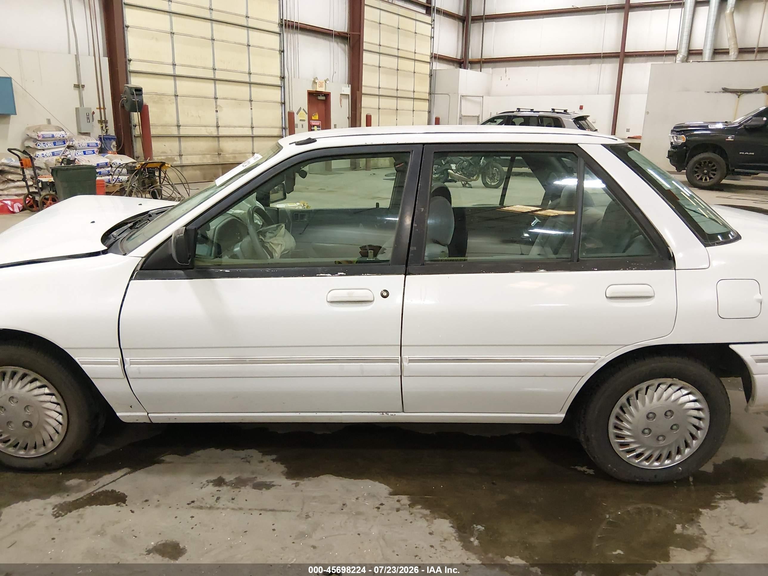 1995 Mercury Tracer Trio Белый vin: 3MASM10J5SR644298