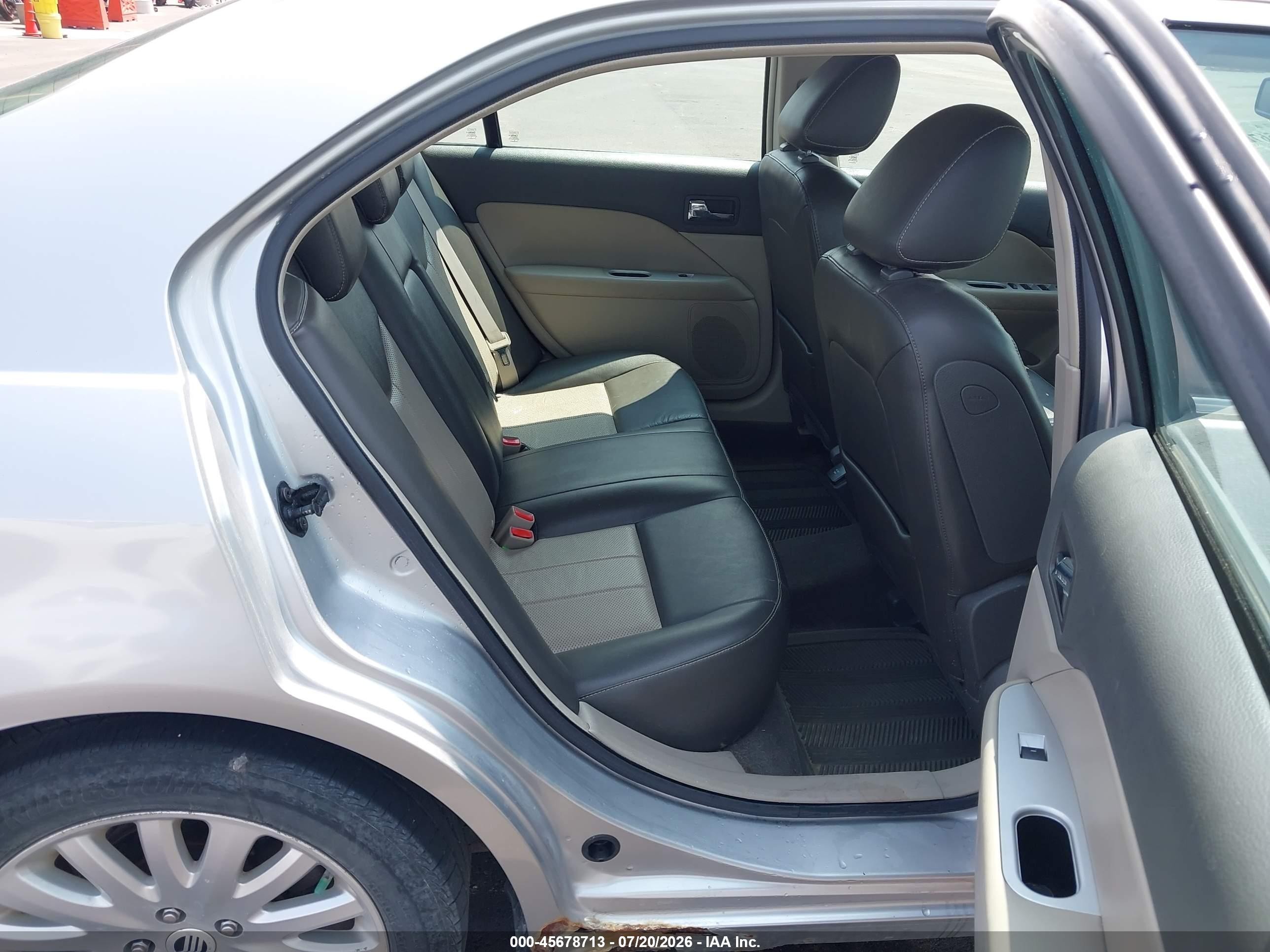 2010 Mercury Milan Hybrid   Silver vin: 3MEDM0L32AR604970