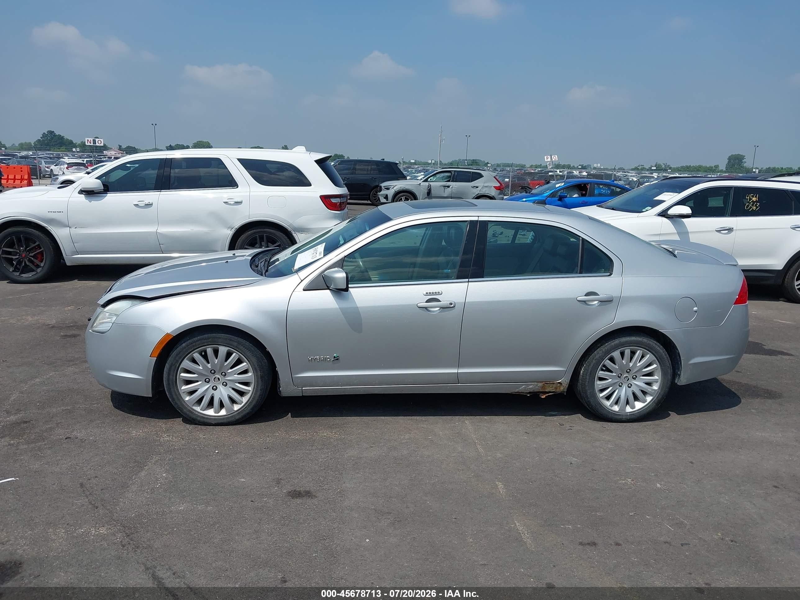 2010 Mercury Milan Hybrid   Silver vin: 3MEDM0L32AR604970