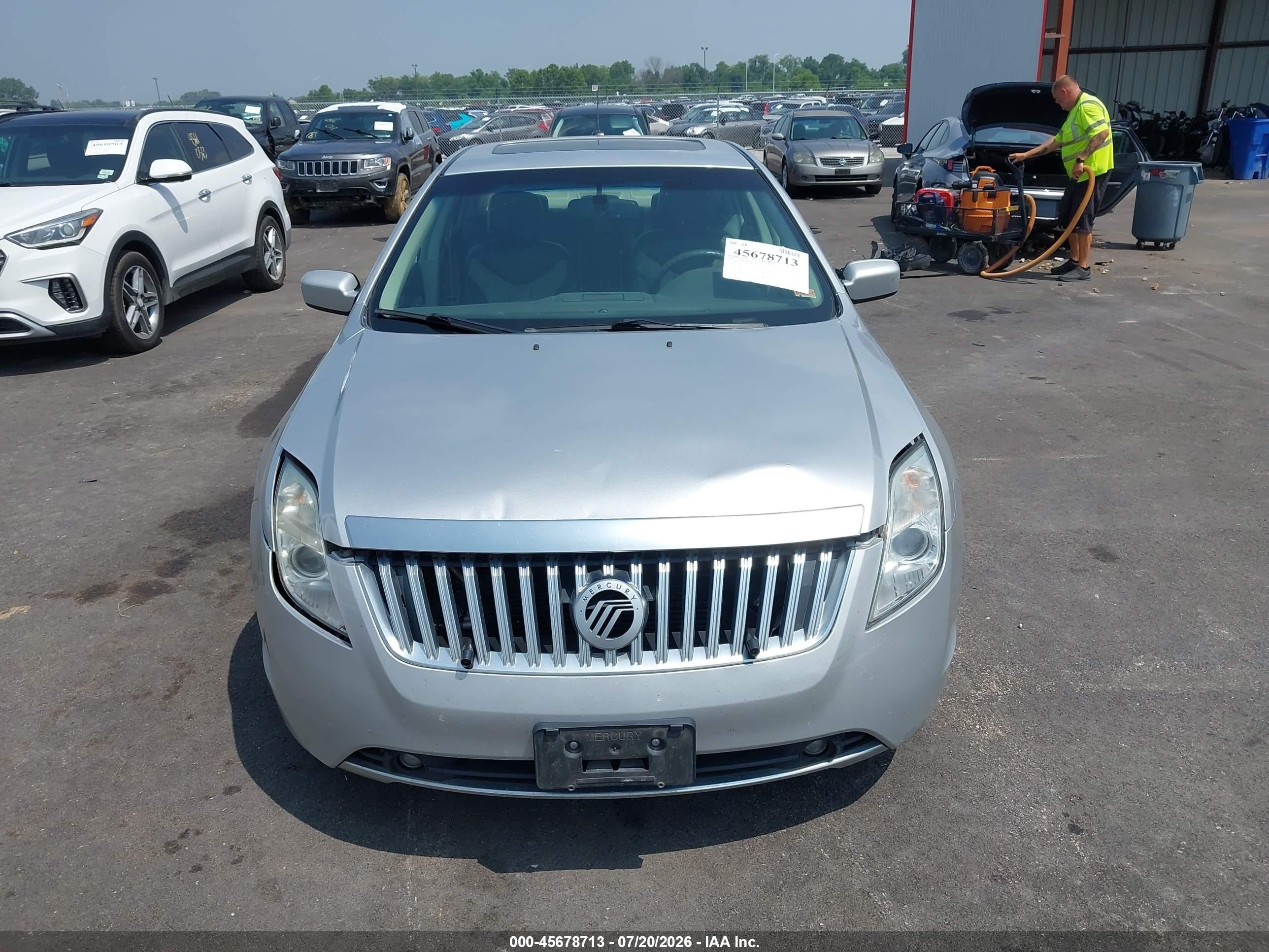 2010 Mercury Milan Hybrid   Silver vin: 3MEDM0L32AR604970