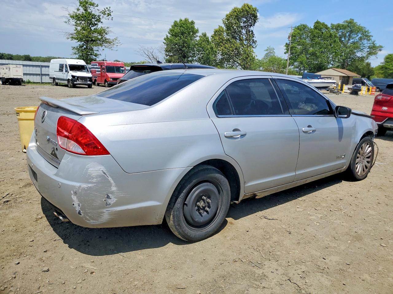 2010 Mercury Milan Hybrid Silver vin: 3MEDM0L32AR613121