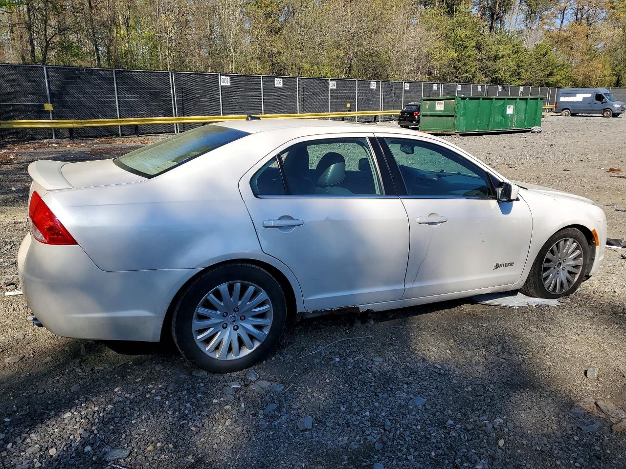 2010 Mercury Milan Hybrid White vin: 3MEDM0L39AR609891