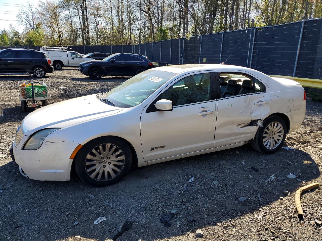 2010 Mercury Milan Hybrid White vin: 3MEDM0L39AR609891