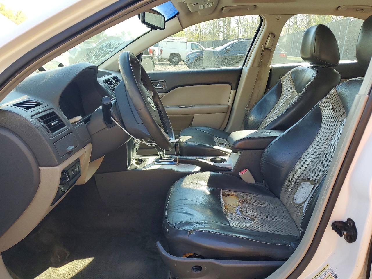 2010 Mercury Milan Hybrid White vin: 3MEDM0L39AR609891