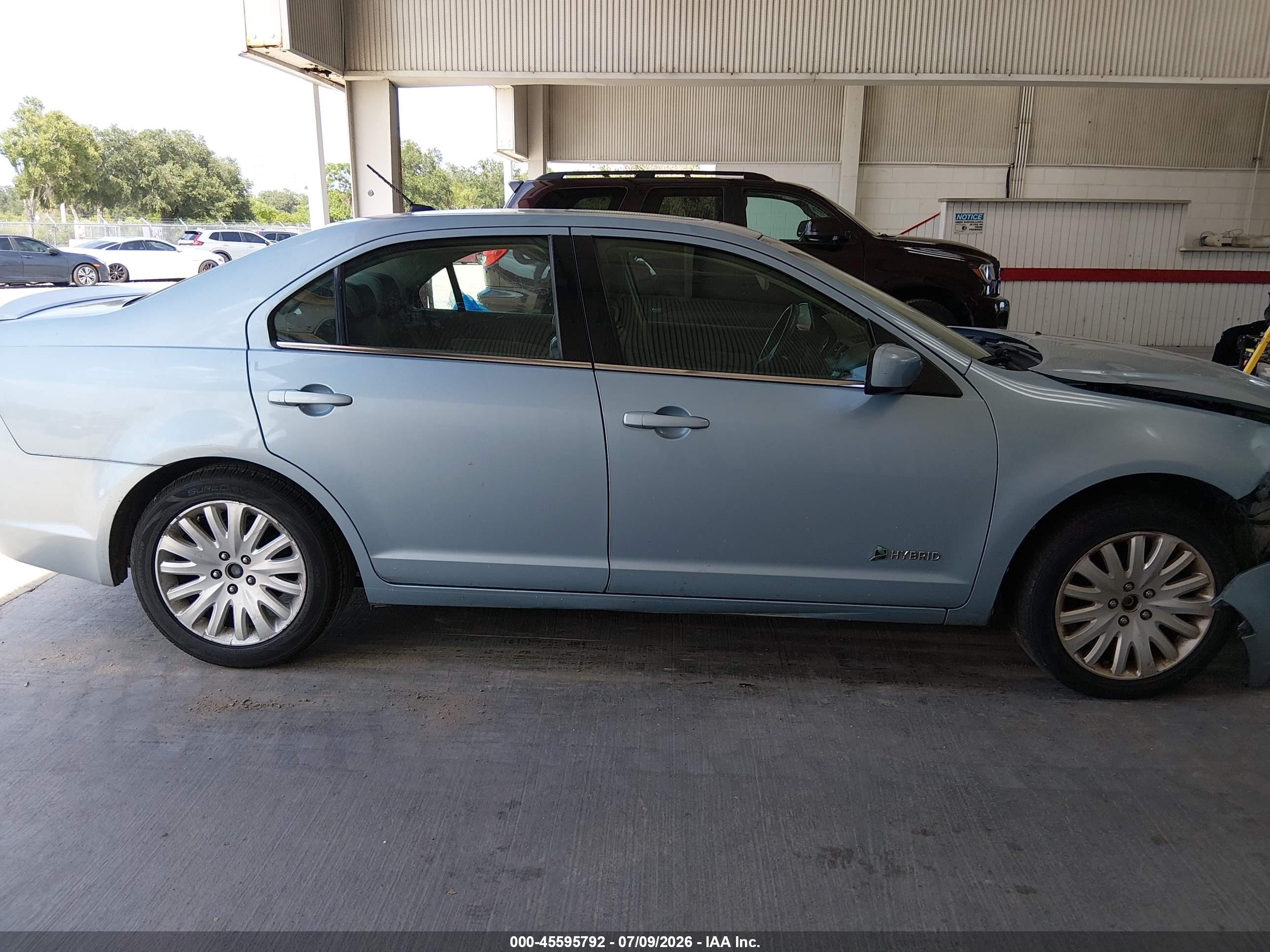2010 Mercury Milan Hybrid   Blue vin: 3MEDM0L39AR613195