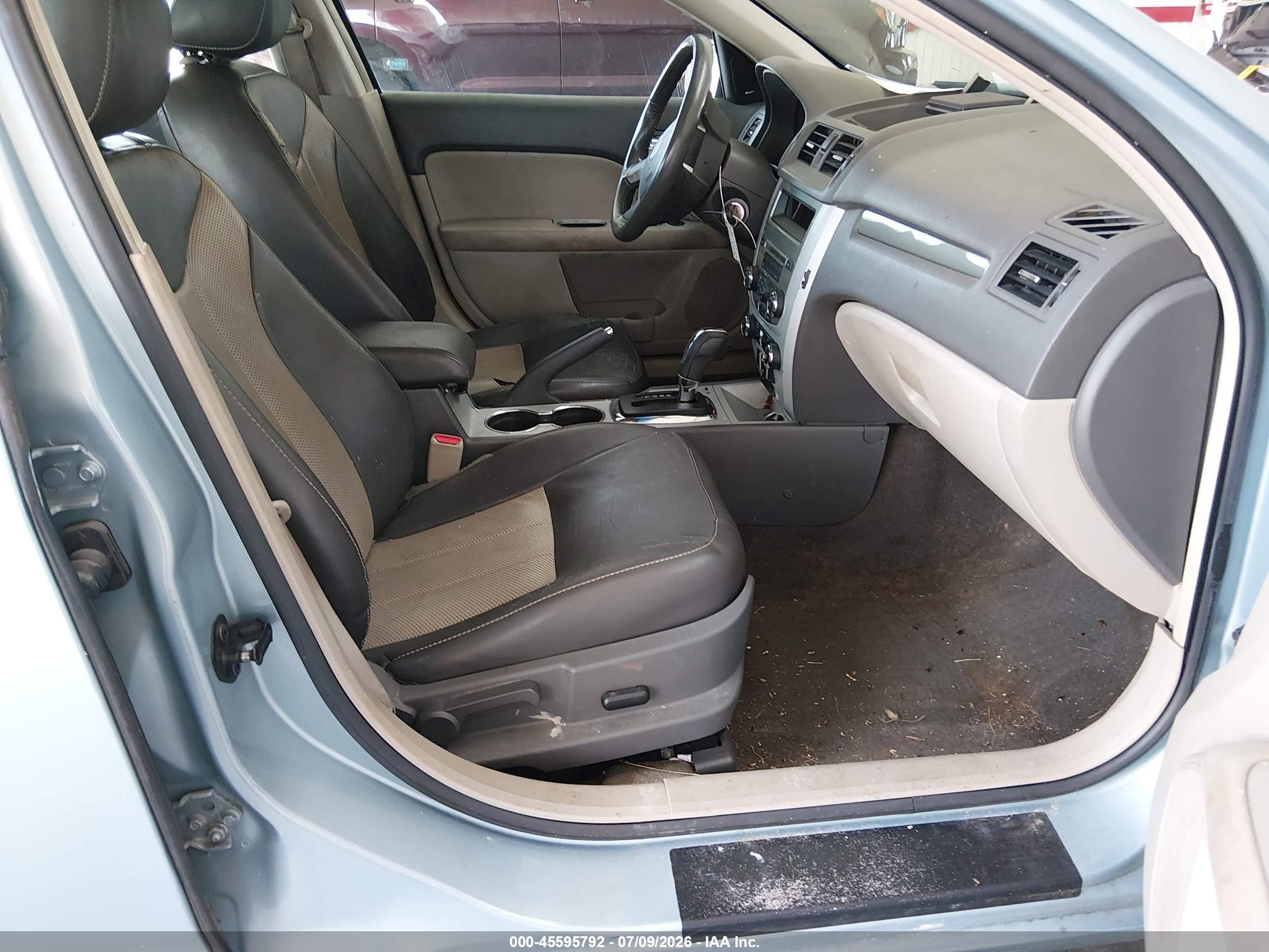 2010 Mercury Milan Hybrid   Blue vin: 3MEDM0L39AR613195