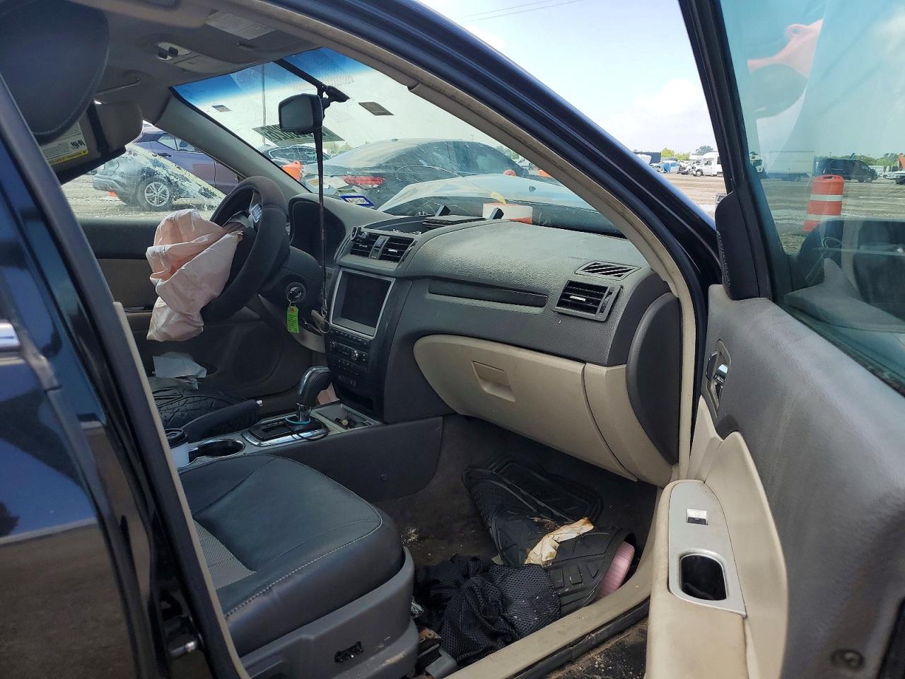 2010 Mercury Milan Hybrid Black vin: 3MEDM0L3XAR613609