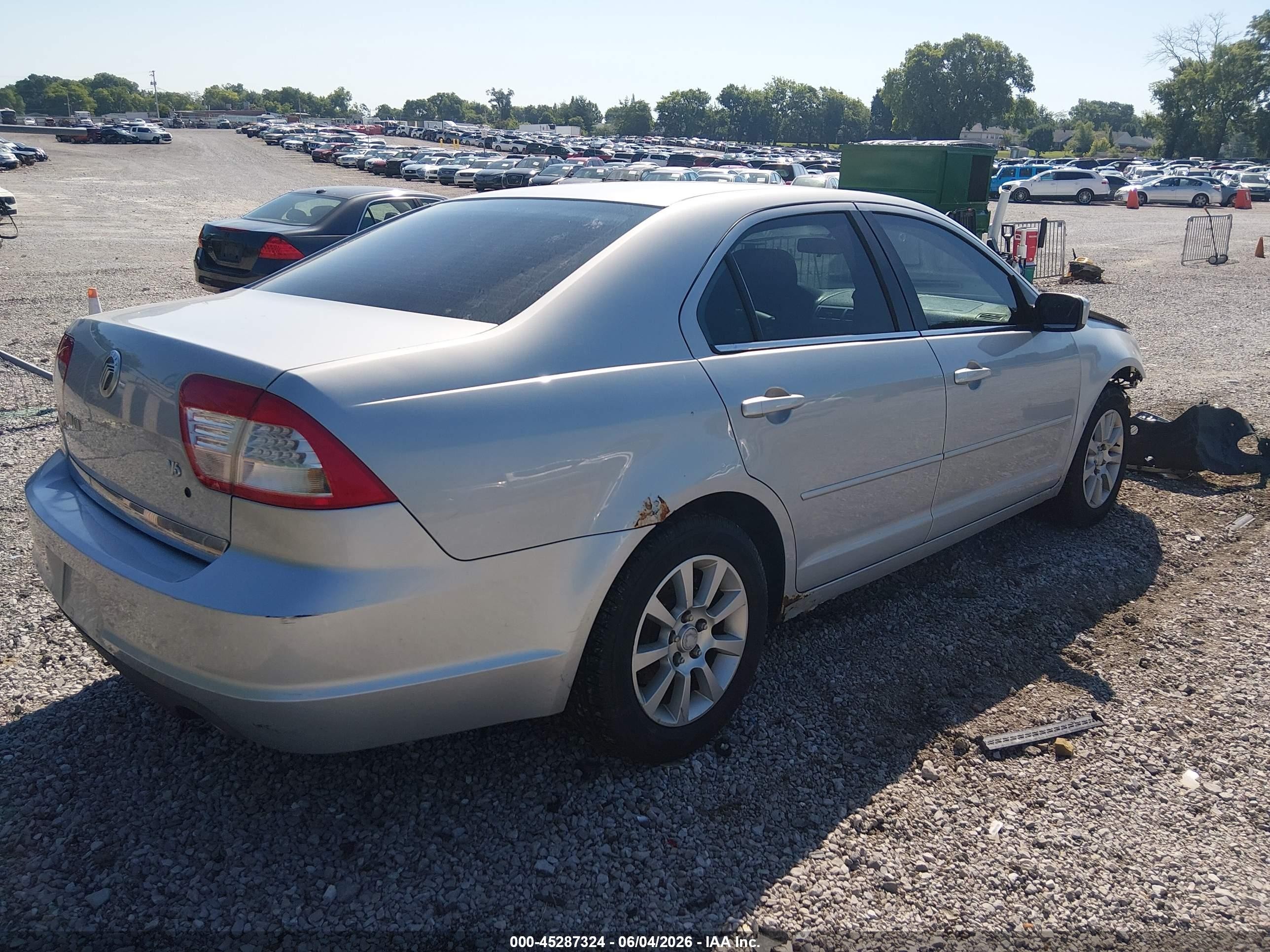 2006 Mercury Milan V6 Silver vin: 3MEFM07126R604699