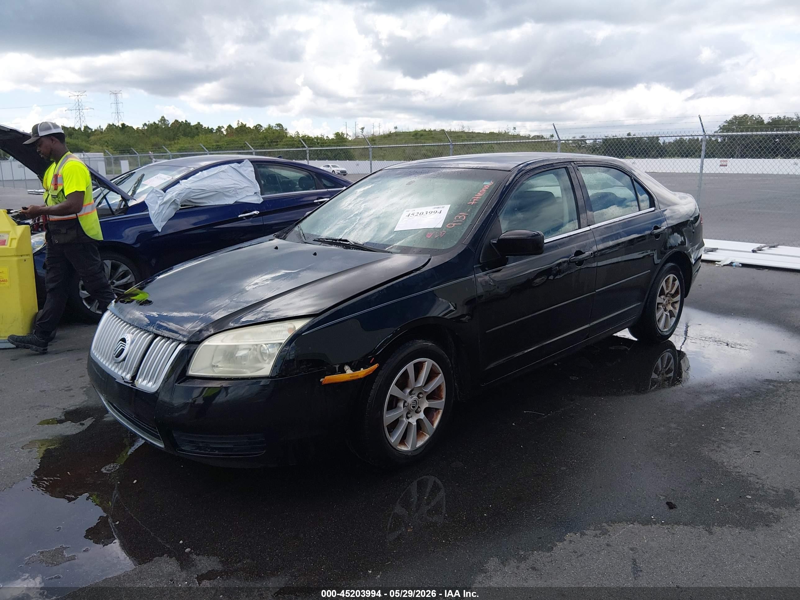2006 Mercury Milan V6 Black vin: 3MEFM07126R639131