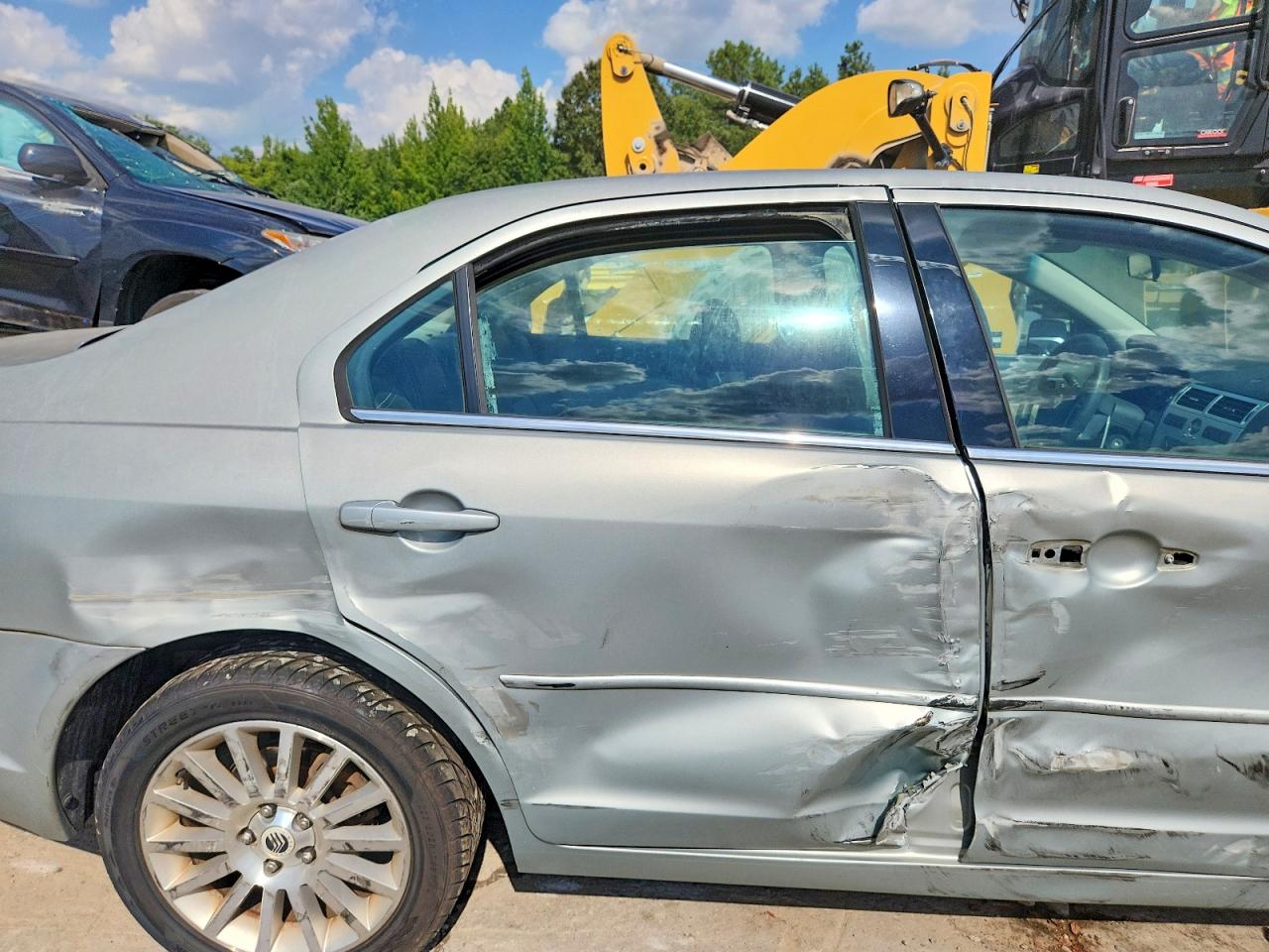 2006 Mercury Milan Premier Silver vin: 3MEFM08186R612255