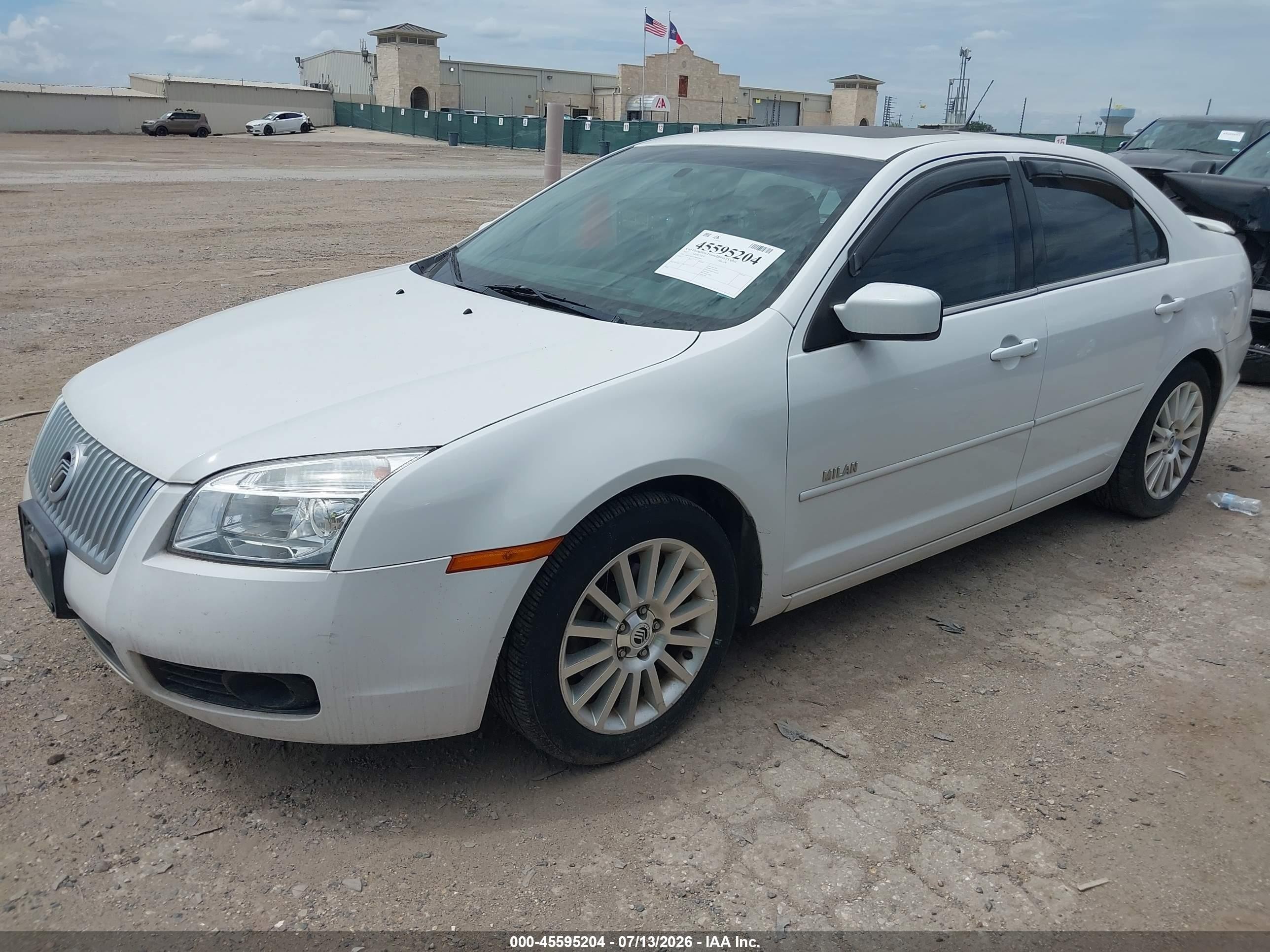 2007 Mercury Milan V6 Premier Белый vin: 3MEHM02107R642093