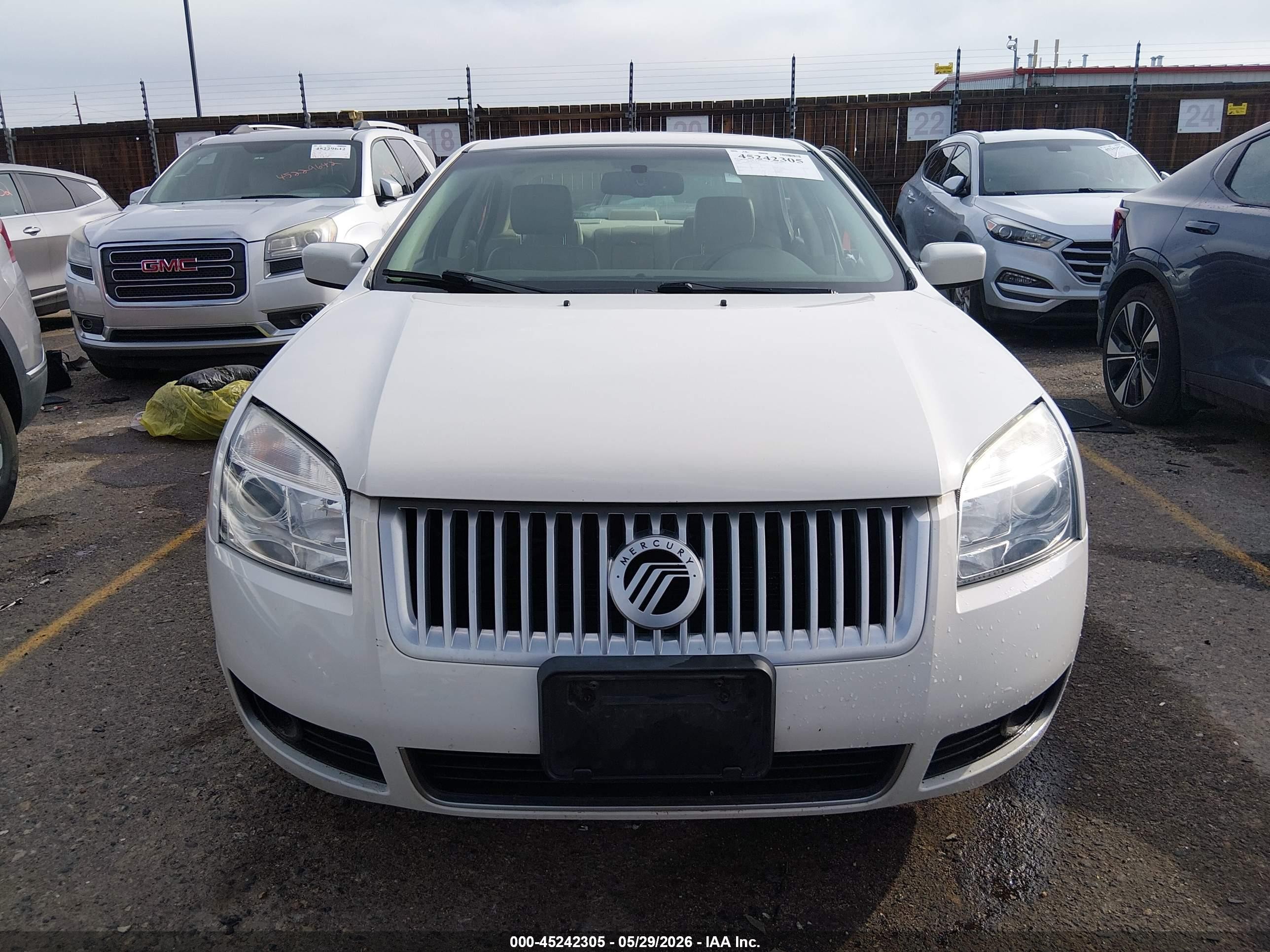 2008 Mercury Milan V6 Premier White vin: 3MEHM02168R633805