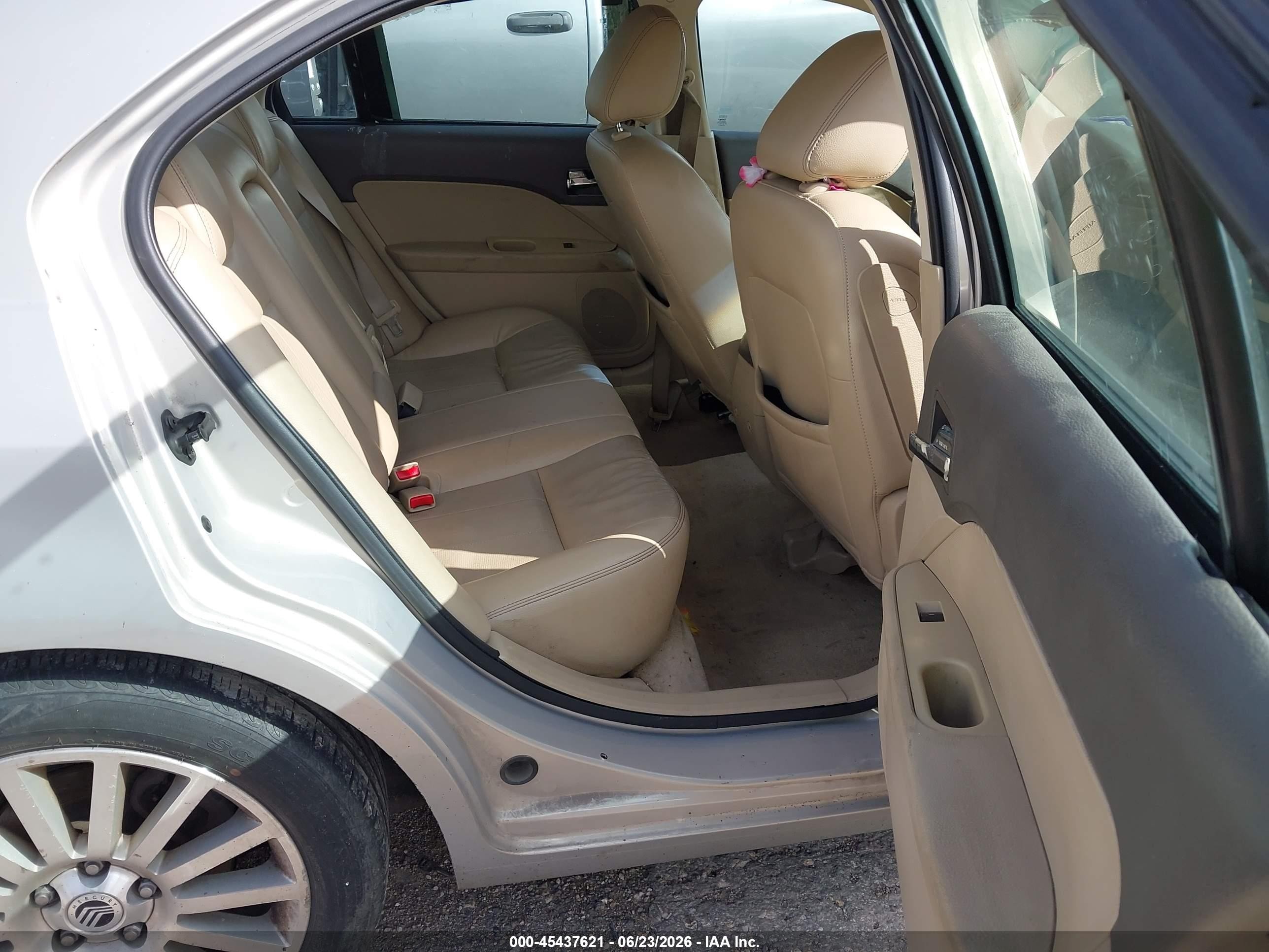 2009 Mercury Milan V6 Premier Beige vin: 3MEHM02199R629801