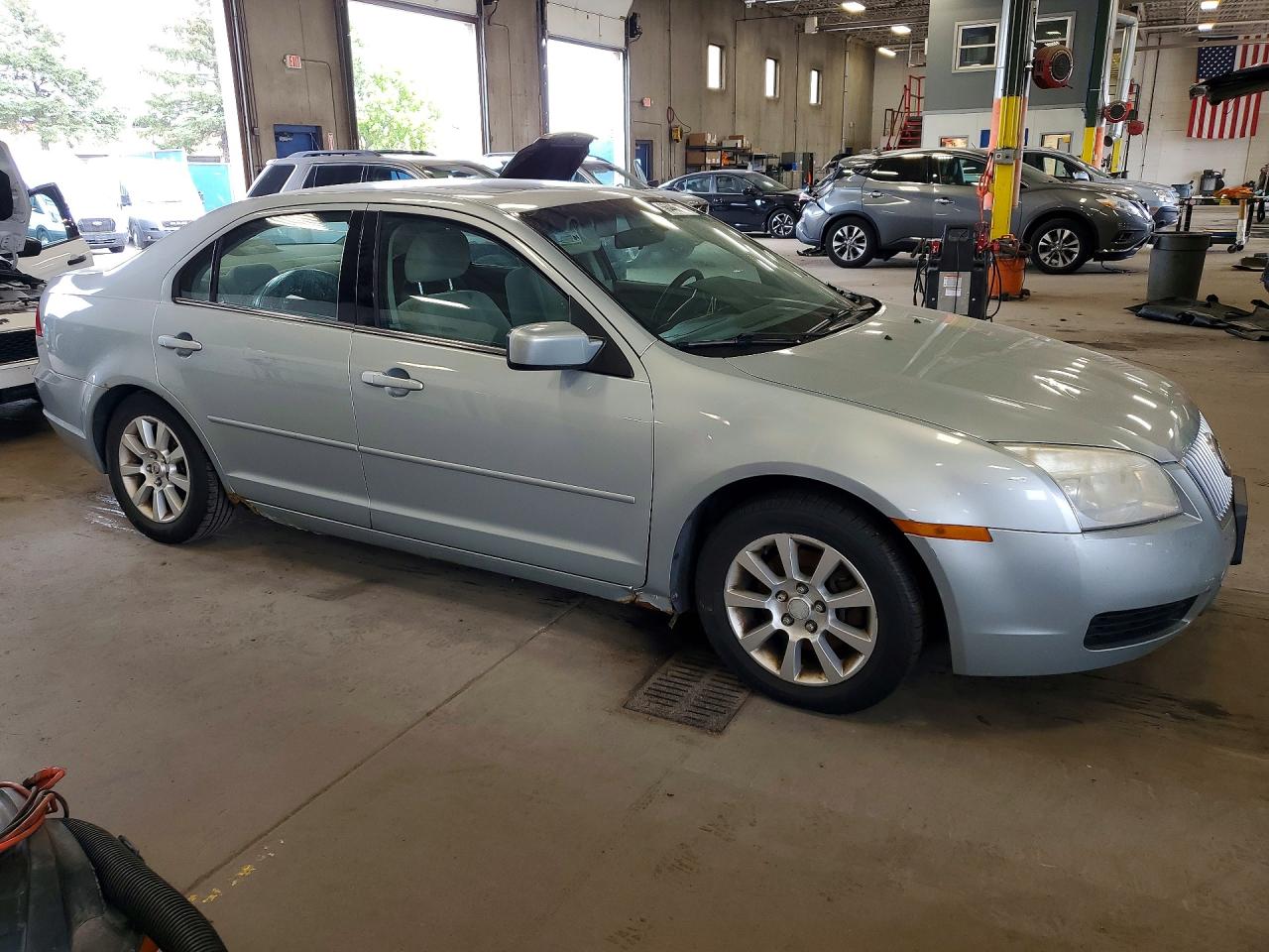 2007 Mercury Milan Silver vin: 3MEHM07157R601385