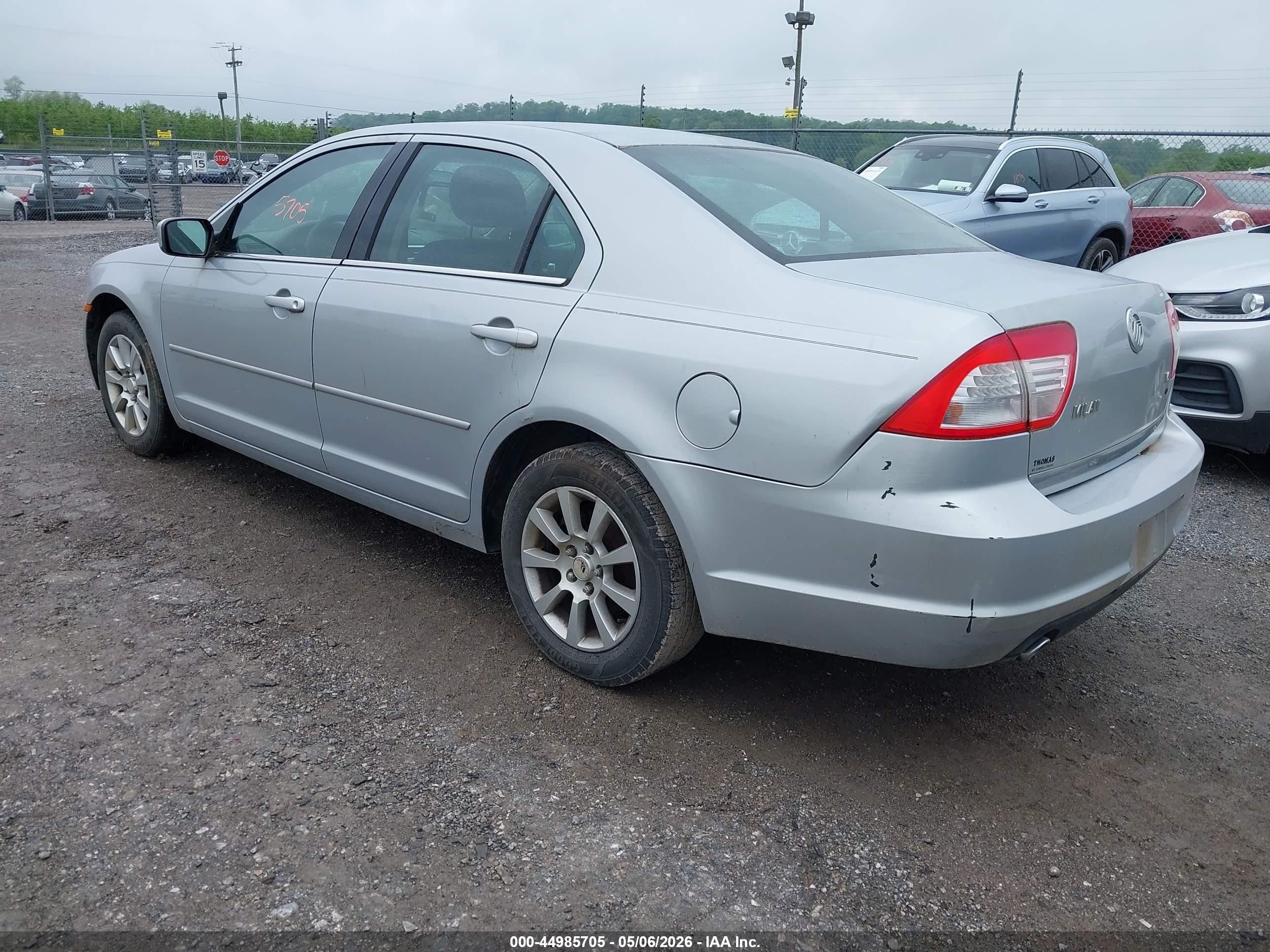 2006 Mercury Milan V6 Silver vin: 3MEHM07196R660695