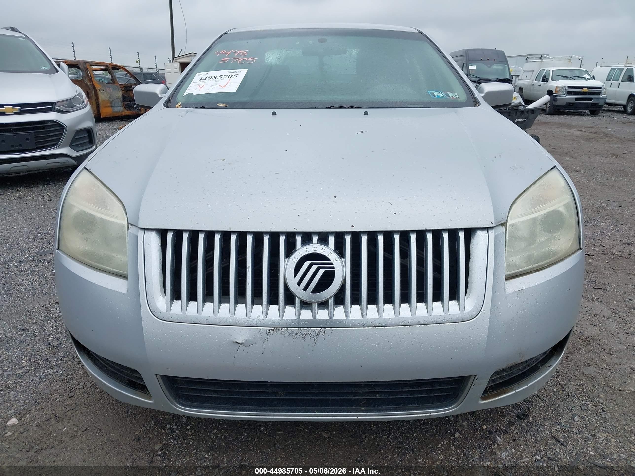 2006 Mercury Milan V6 Silver vin: 3MEHM07196R660695