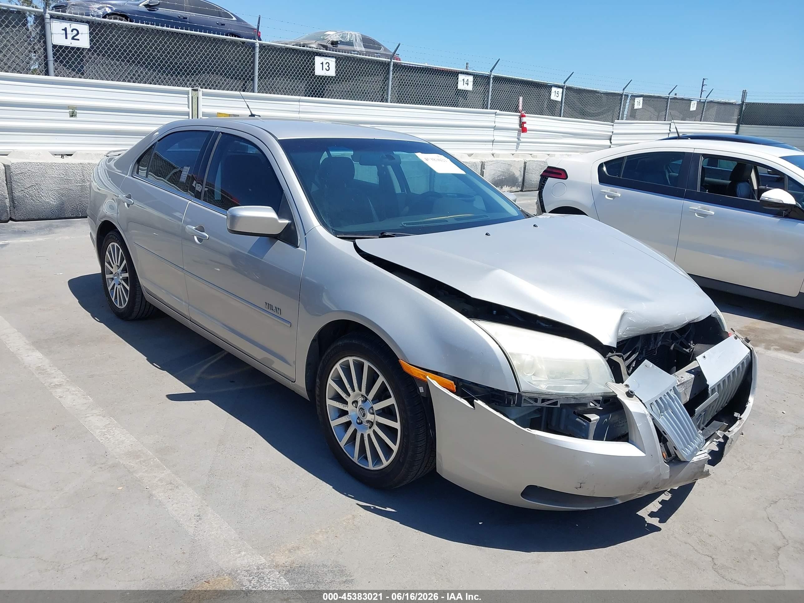 2008 Mercury Milan V6 Silver vin: 3MEHM07198R600600