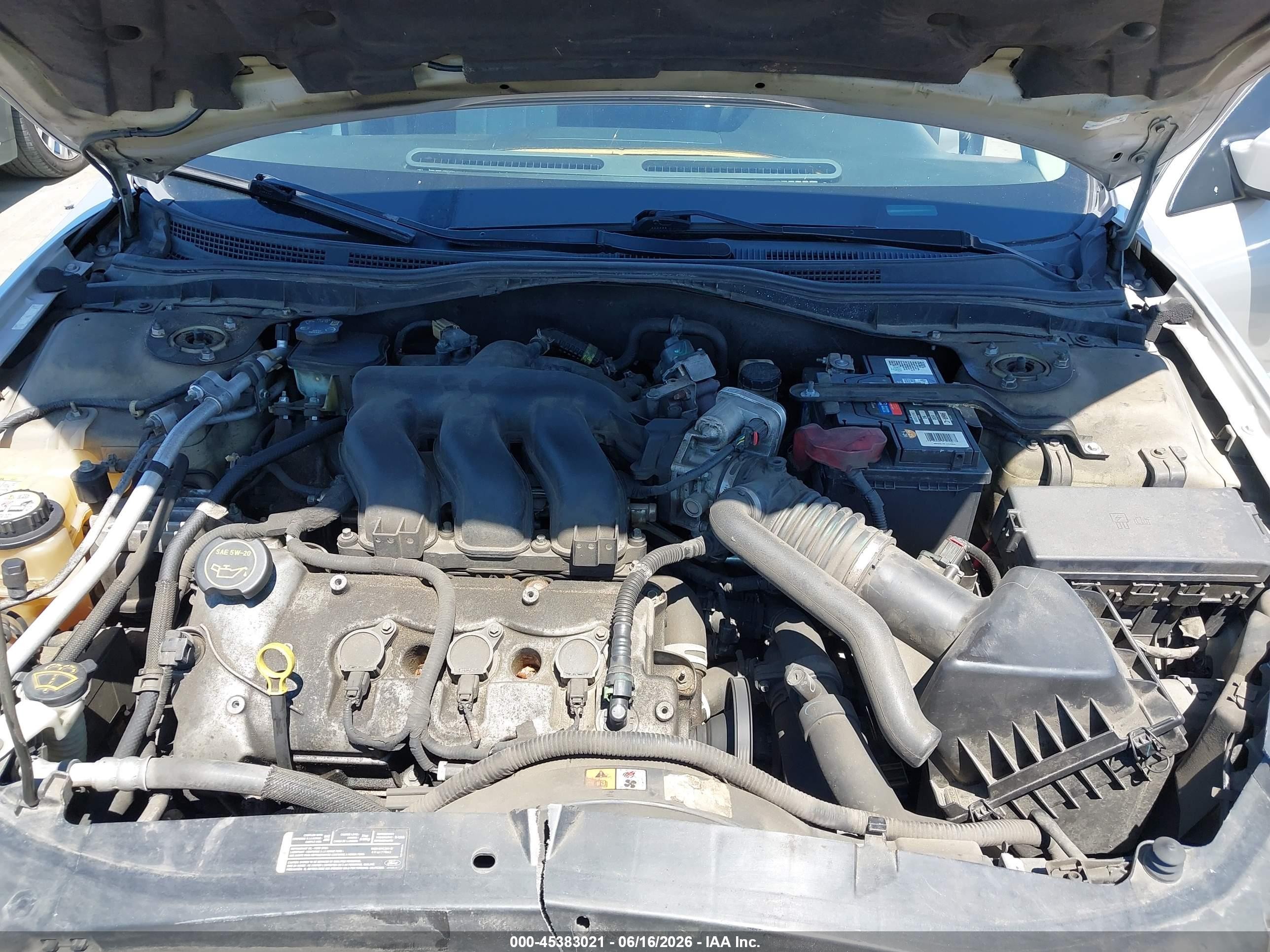 2008 Mercury Milan V6 Silver vin: 3MEHM07198R600600