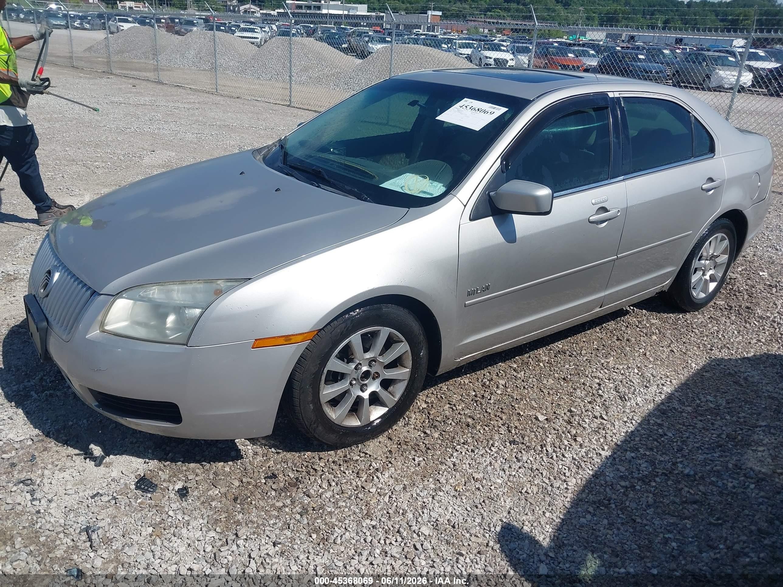 2008 Mercury Milan V6 Silver vin: 3MEHM07198R603139