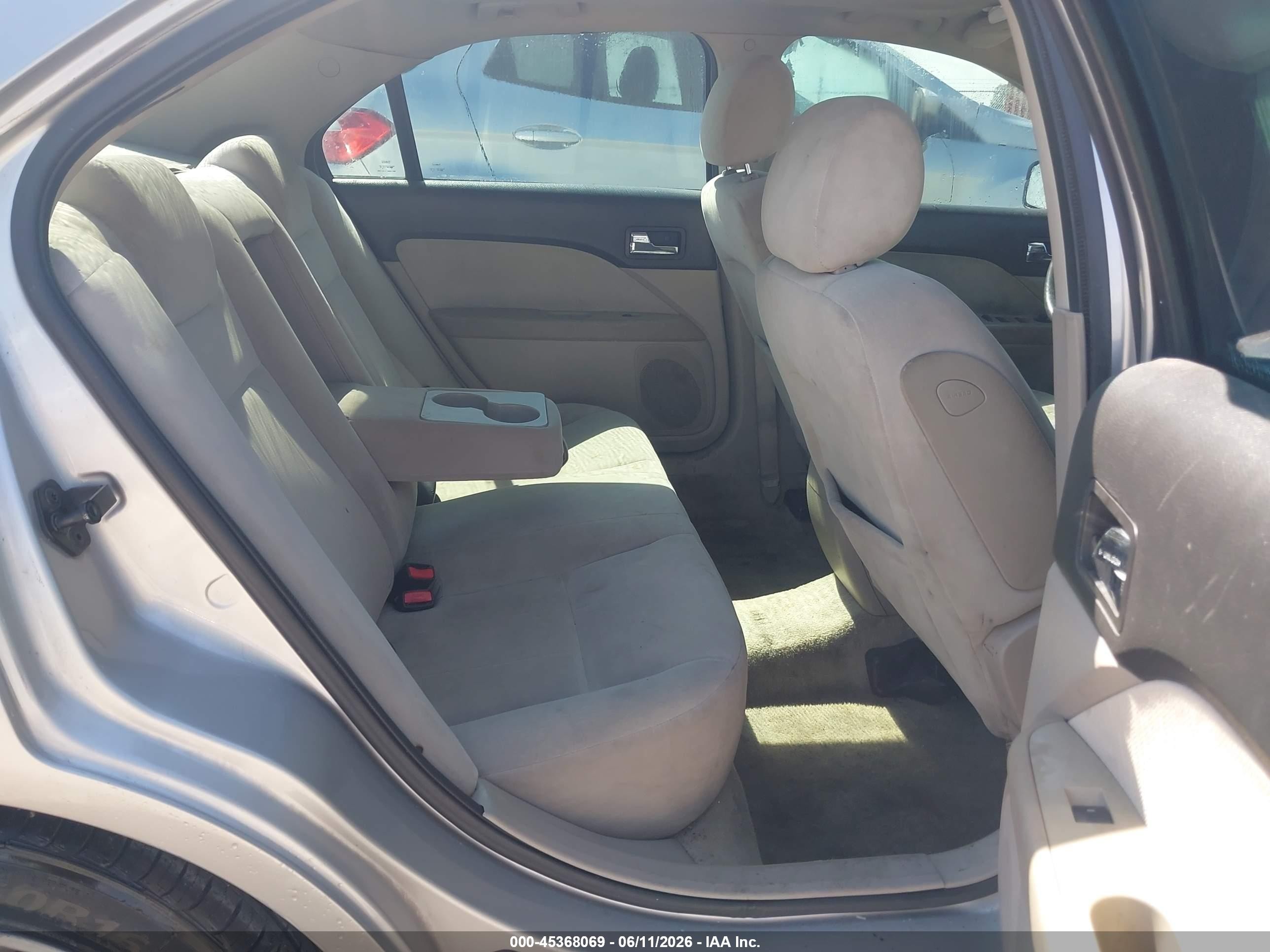 2008 Mercury Milan V6 Silver vin: 3MEHM07198R603139